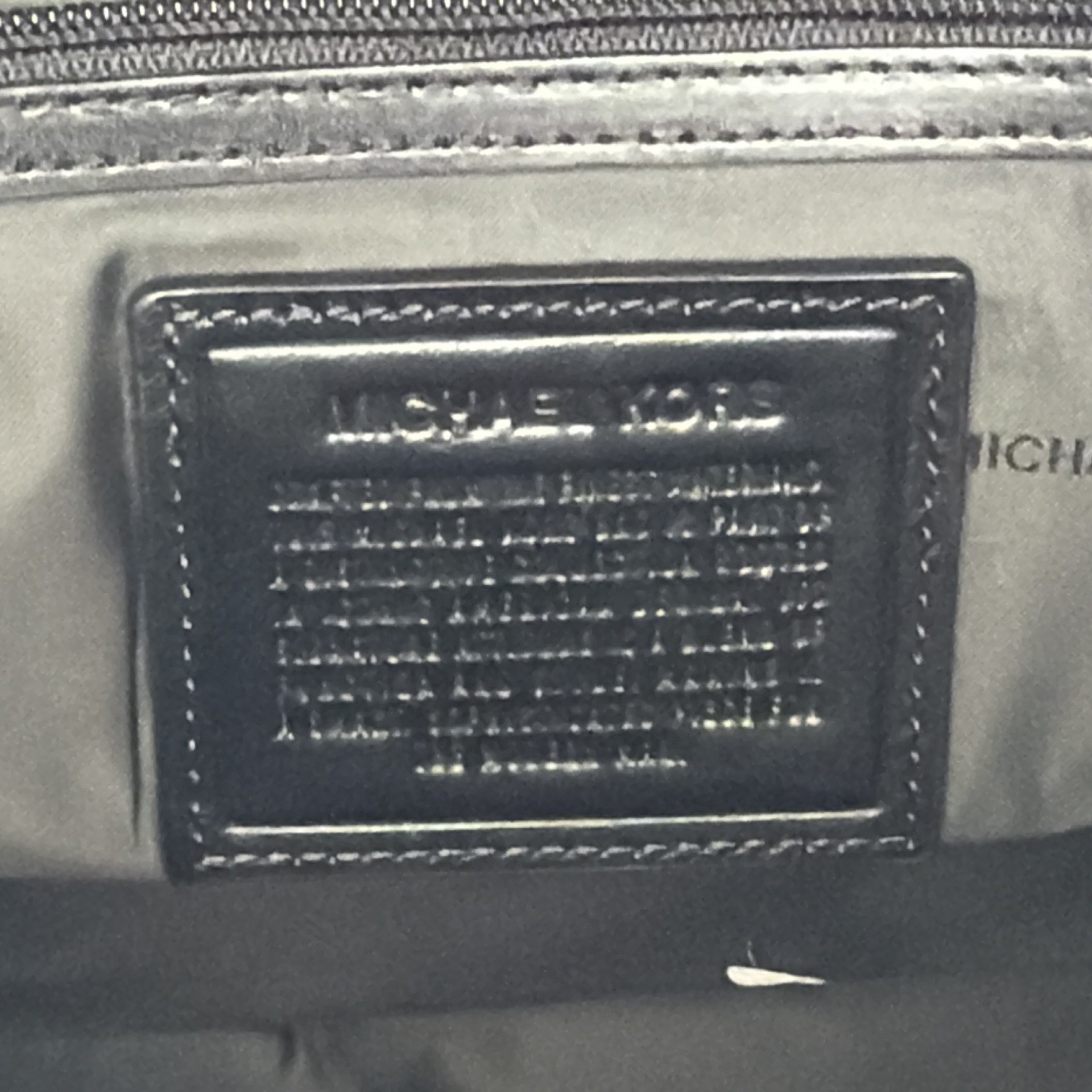 Michael Kors Black Messenger Bag Magnetic Closure Adjustable Strap Inner Pockets