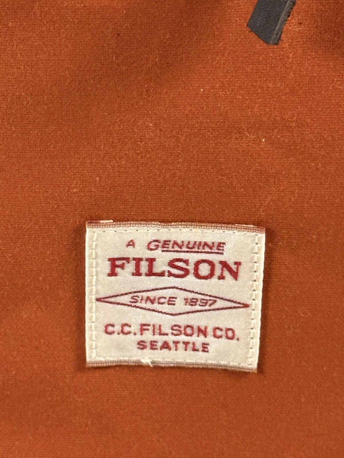FILSON SMALL TIN CLOTH DUFFLE BAG RUST OS NWT
