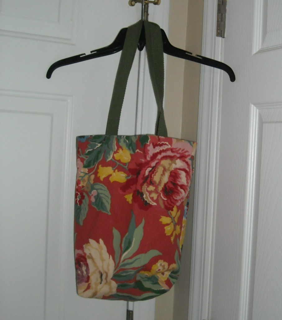 Small Floral, Tote Bag, 12″x10″x5″, Good Condition
