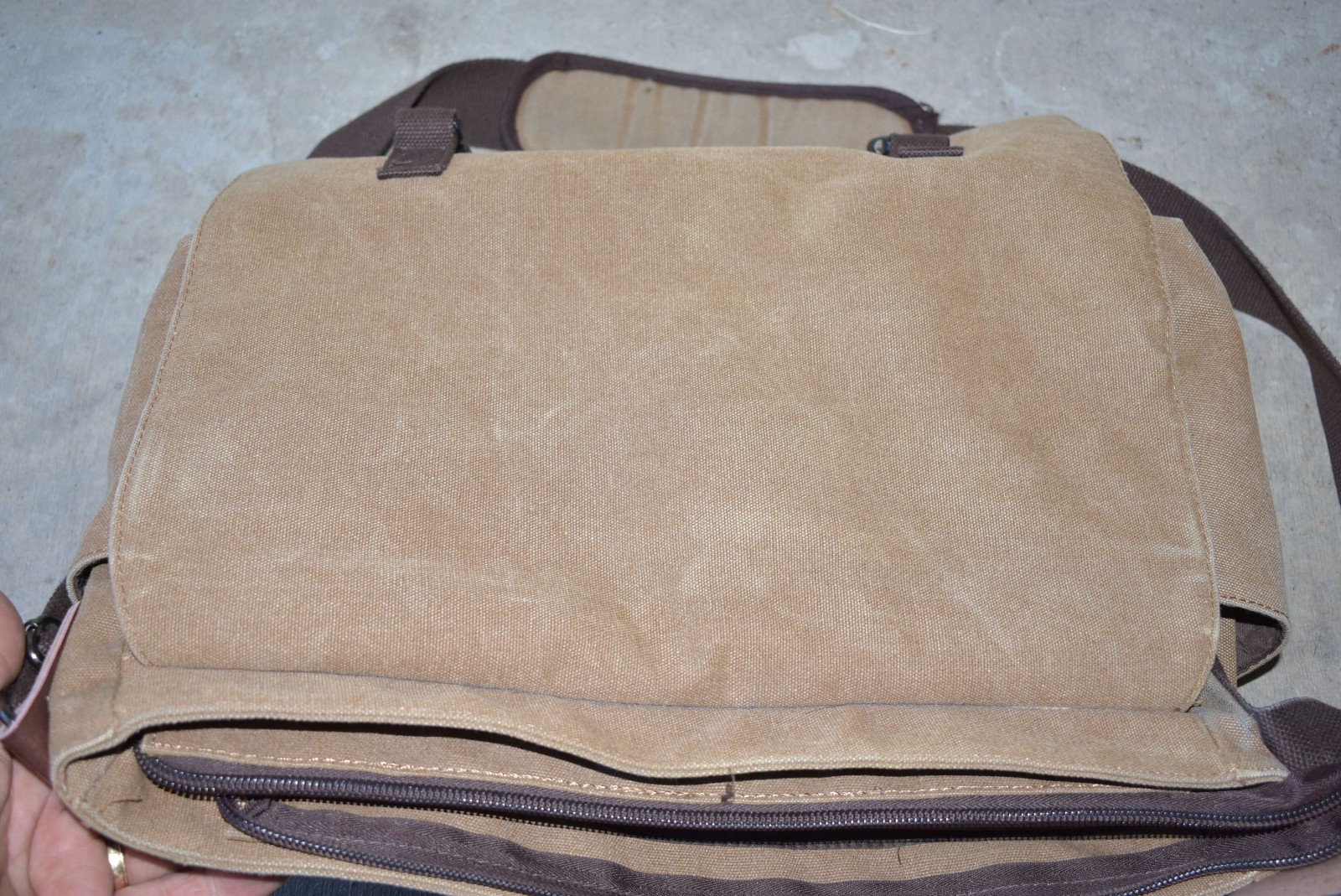 RAVUO TAN/BROWN CANVAS/LEATHER MESSENGER STYLE LAPTOP BAG