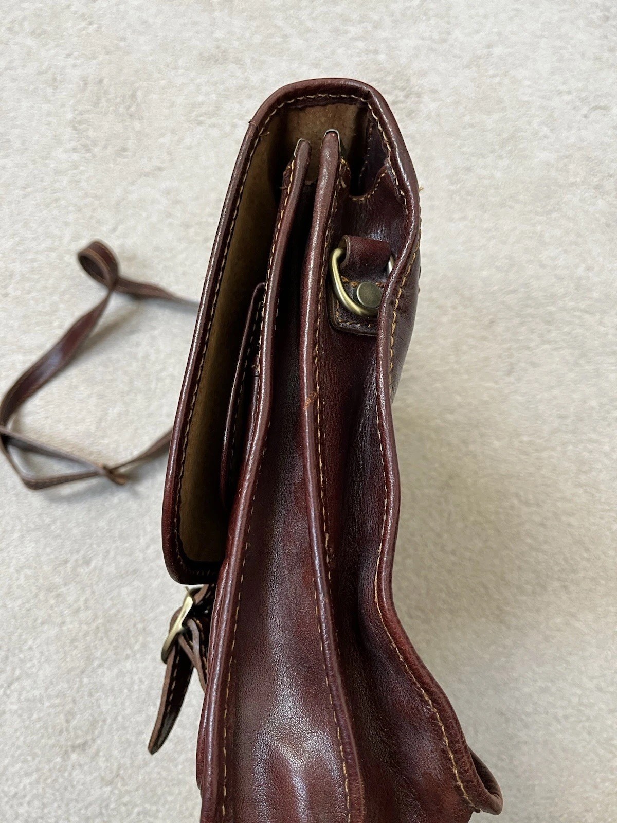 Italian Leather Messenger Computer Commuter Briefcase Bag Brown Strap Snap