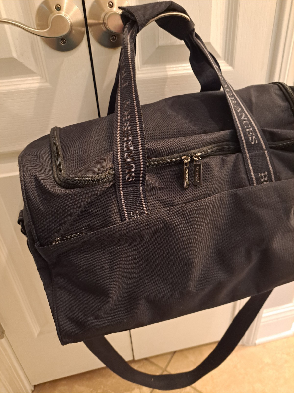BURBERRY Fragrances Weekender Duffle Bag Black Signature Handles Shoulder Strap
