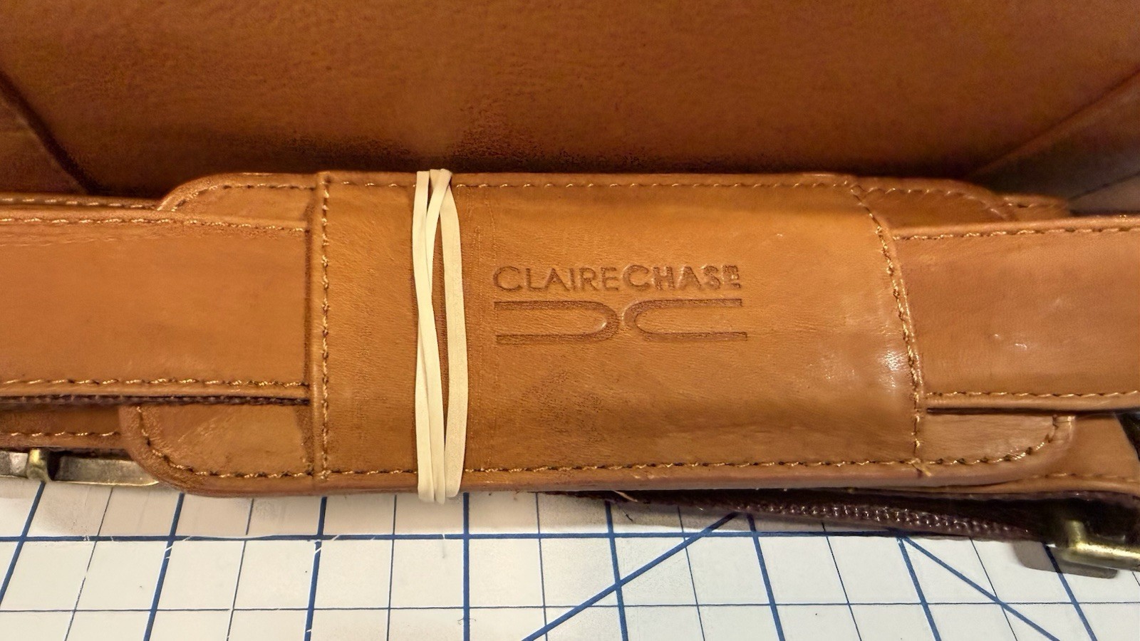 CLAIRE CHASE 22” Authentic Tan Leather Duffle Bag Travel Bag Made in Colombia