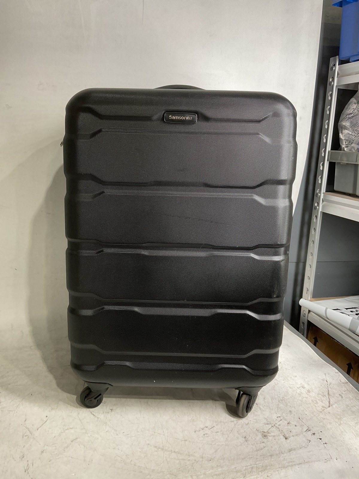 Samsonite Omni Pc Hardside Expandable Luggage with Spinner Wheels 24 Inch U29