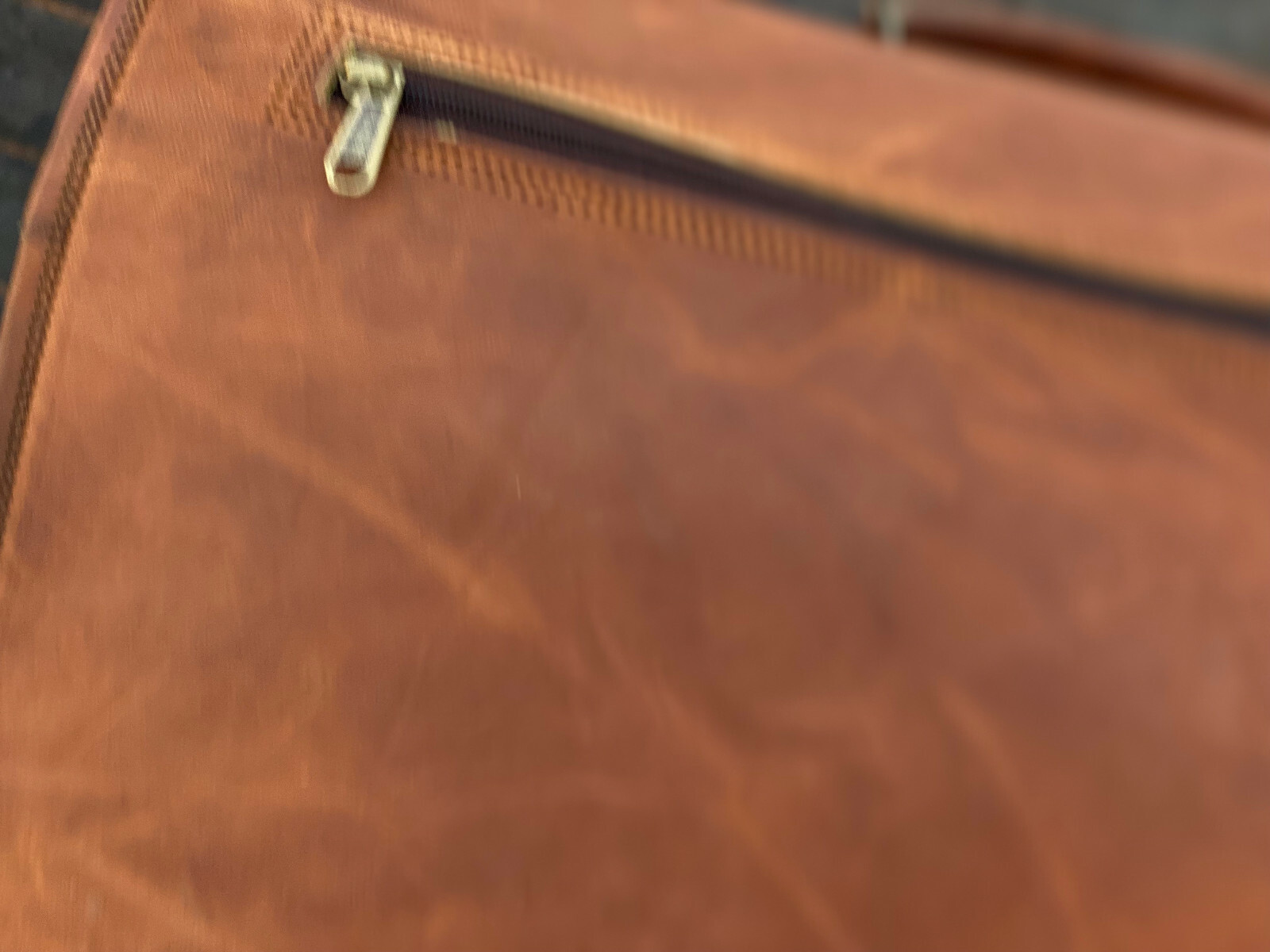 Men’s Leather Messenger Bag Shoulder Laptop Briefcase (18″ Bull Hide Brown Bag)