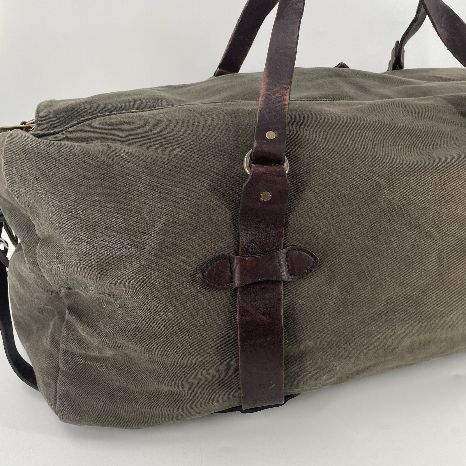 Filson Rugged Twill Duffle Bag in Otter Green – Old Size 25” – Bridle Leather