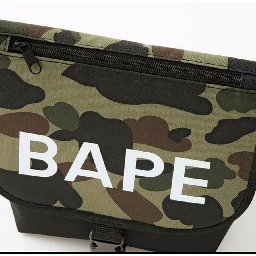 A Bathing Ape 2020 WINTER COLLECTION Camo Shoulder Bag 21cm x 28cm x 18cm