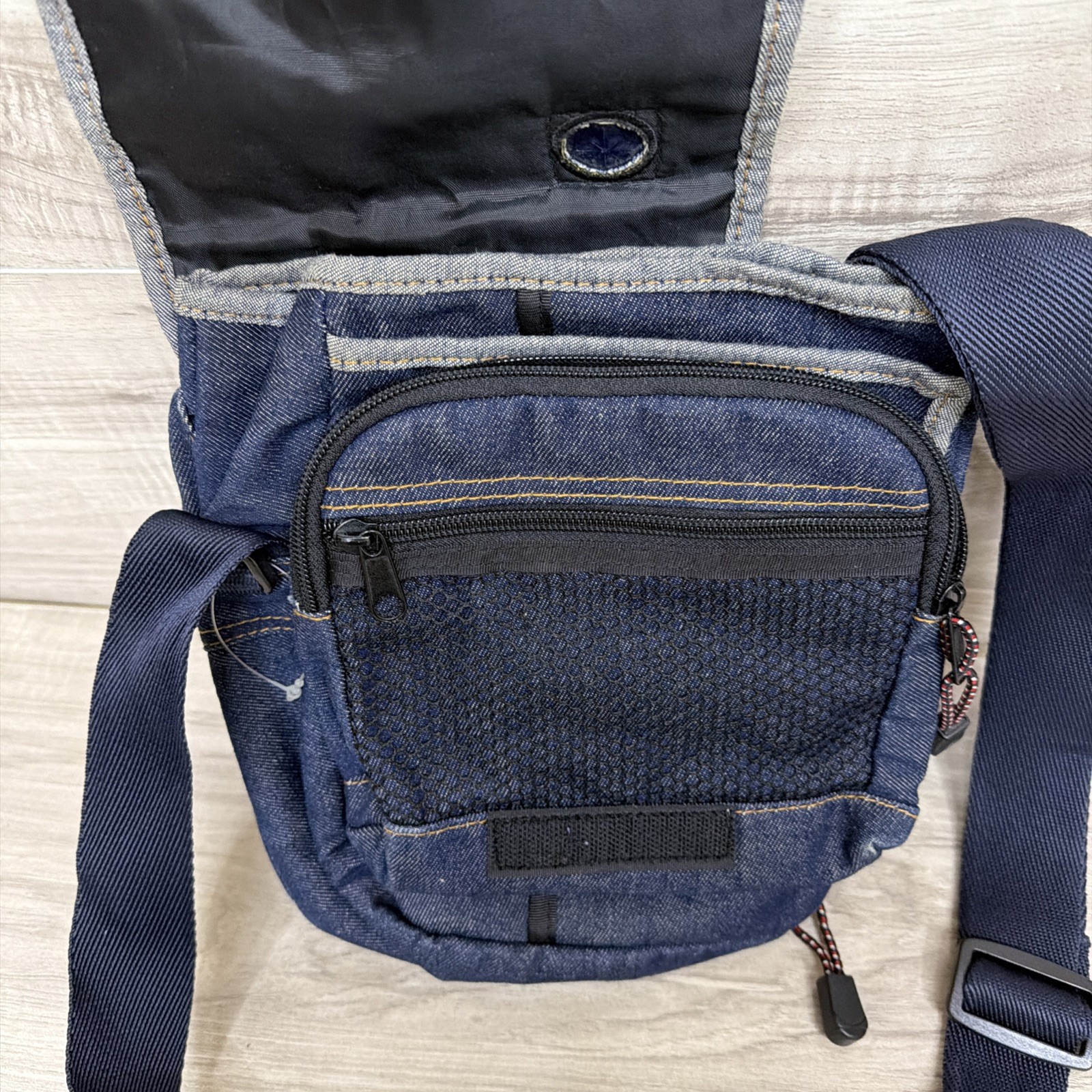 Vintage Tommy Hilfiger Shoulder Bag Y2K Men And Women Unisex Strap Denim Classic