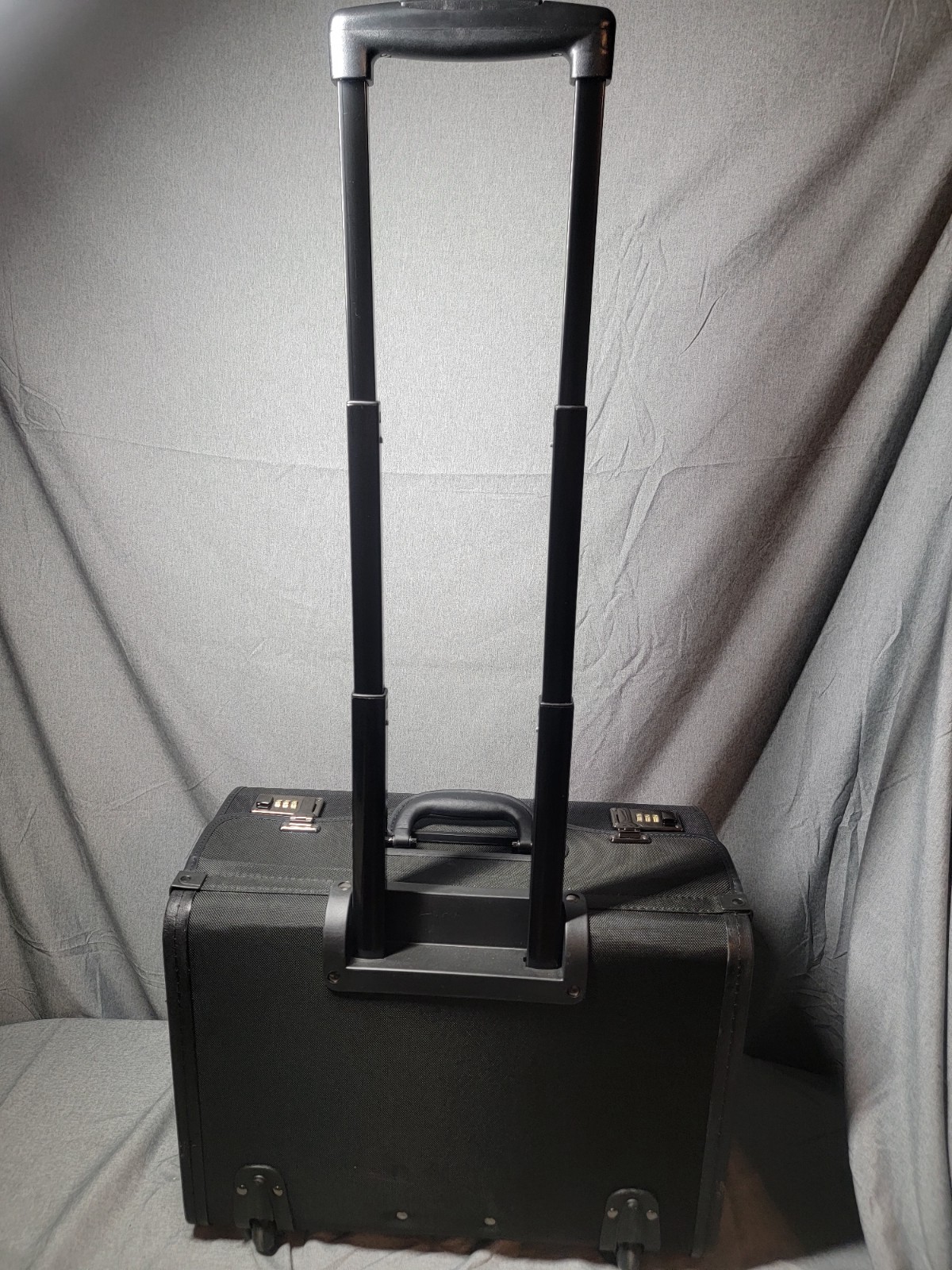 Alpine Swiss 19 Wheeled Briefcase Rolling Case Sales Sample Pilot Lawyer Attache