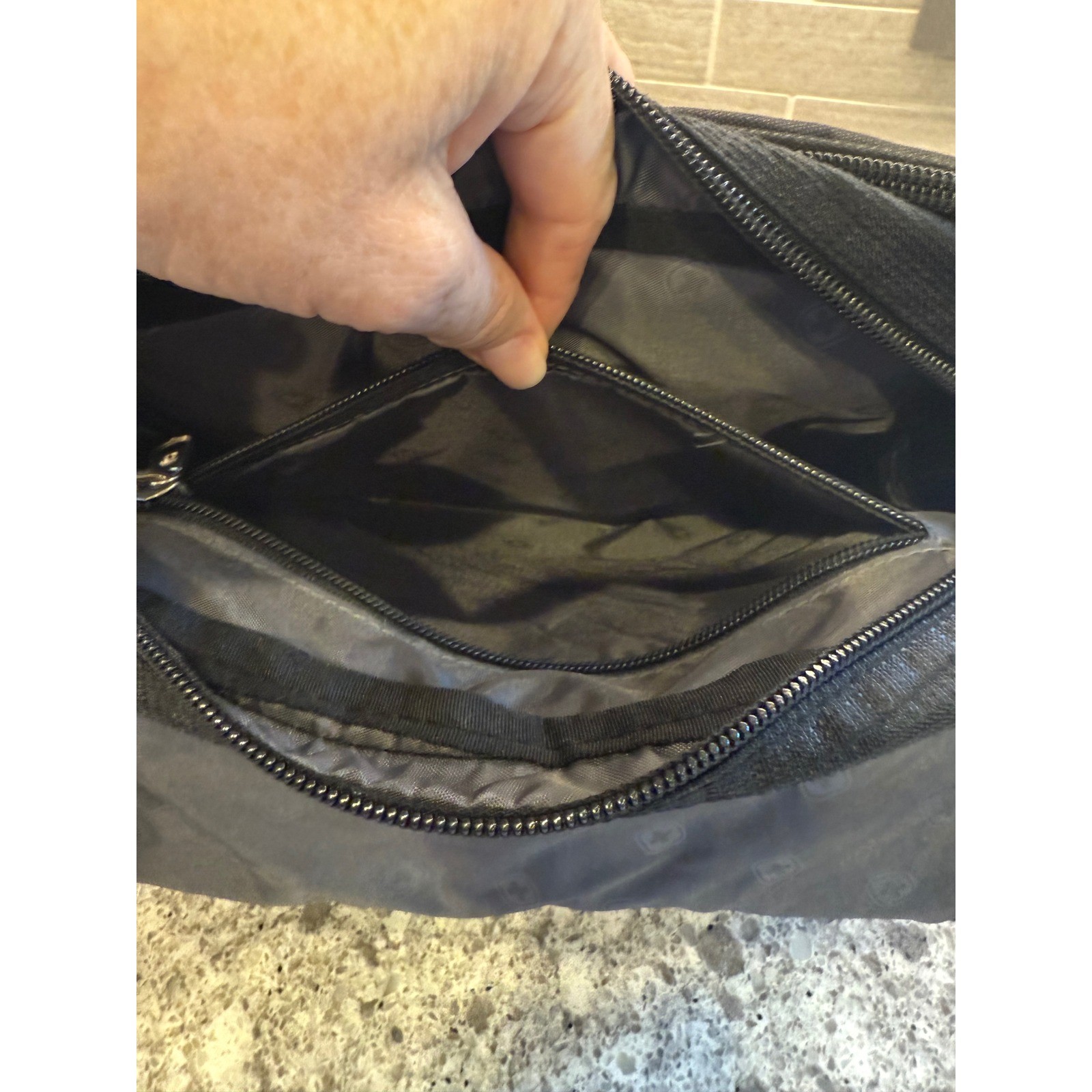 Swiss Gear Black and Gray Crossbody/Shoulder Travel Bag with Strap, Pockets