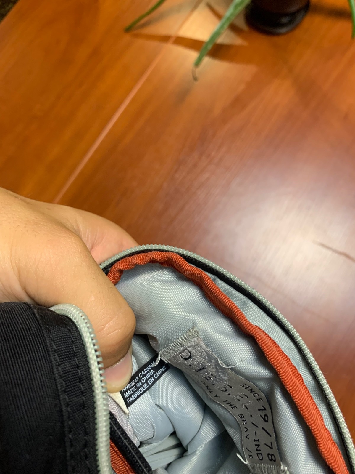 Vintage men’s bag Diesel, adjustable strap length, size 21x17cm