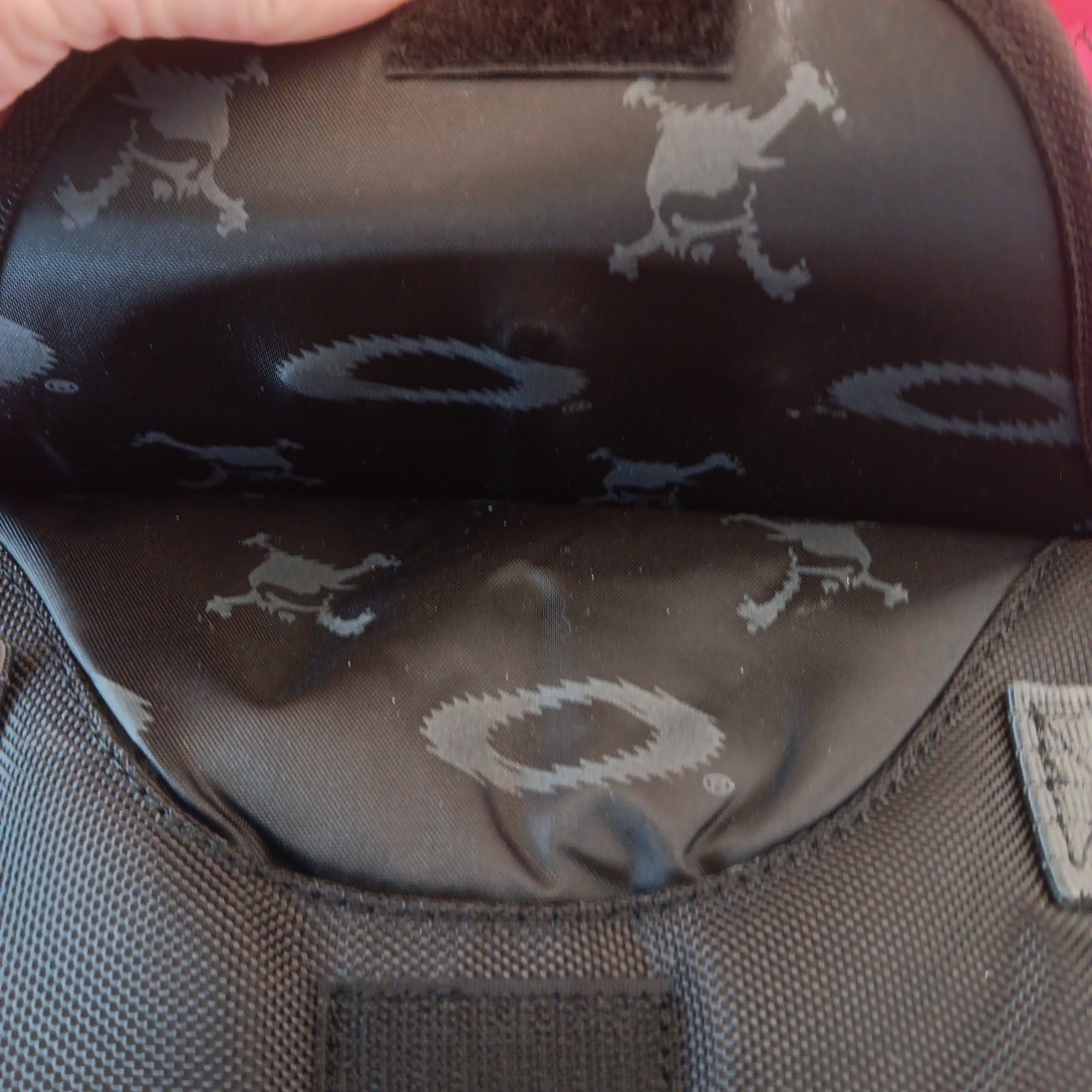 Oakley AP Tactical Roller Bag Clip …excellent shape, broken zipper pull