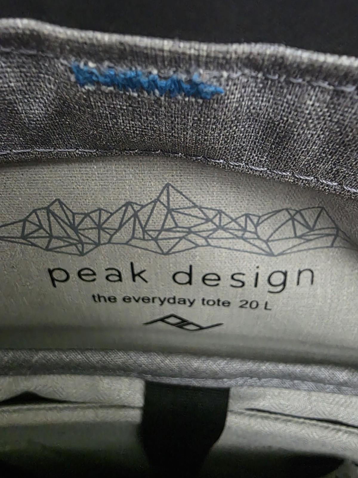 Peak Design Everyday 20L Tote Bag – Gray, Zip Closure Shoulder Strap Pockets