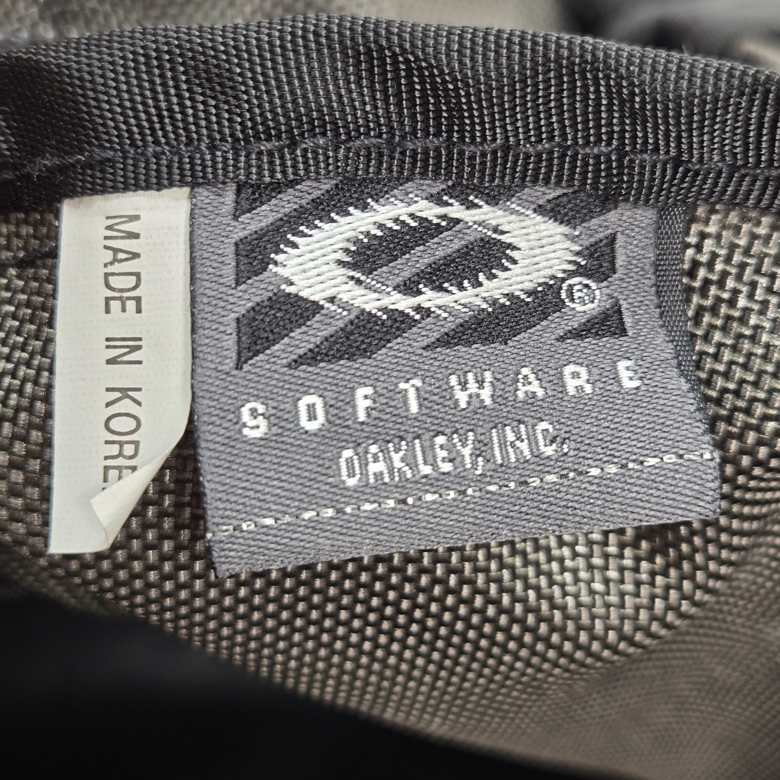 Oakley Icon 2.0 Software Grey Canvas Leather Handle Large Duffle Bag Y2K