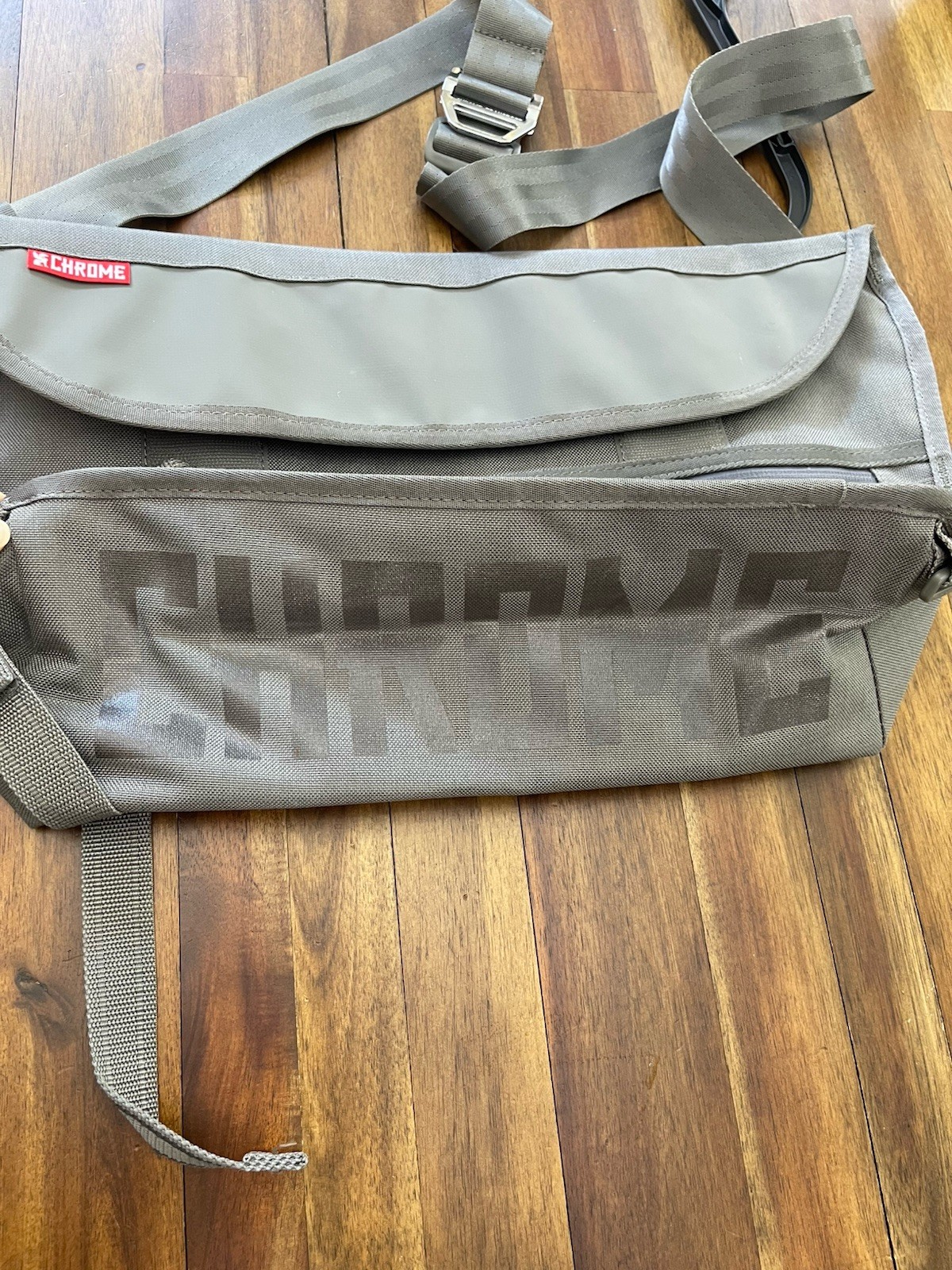 Chrome Industries Simple 12L Messenger bag gray urban commuter bag minimalist