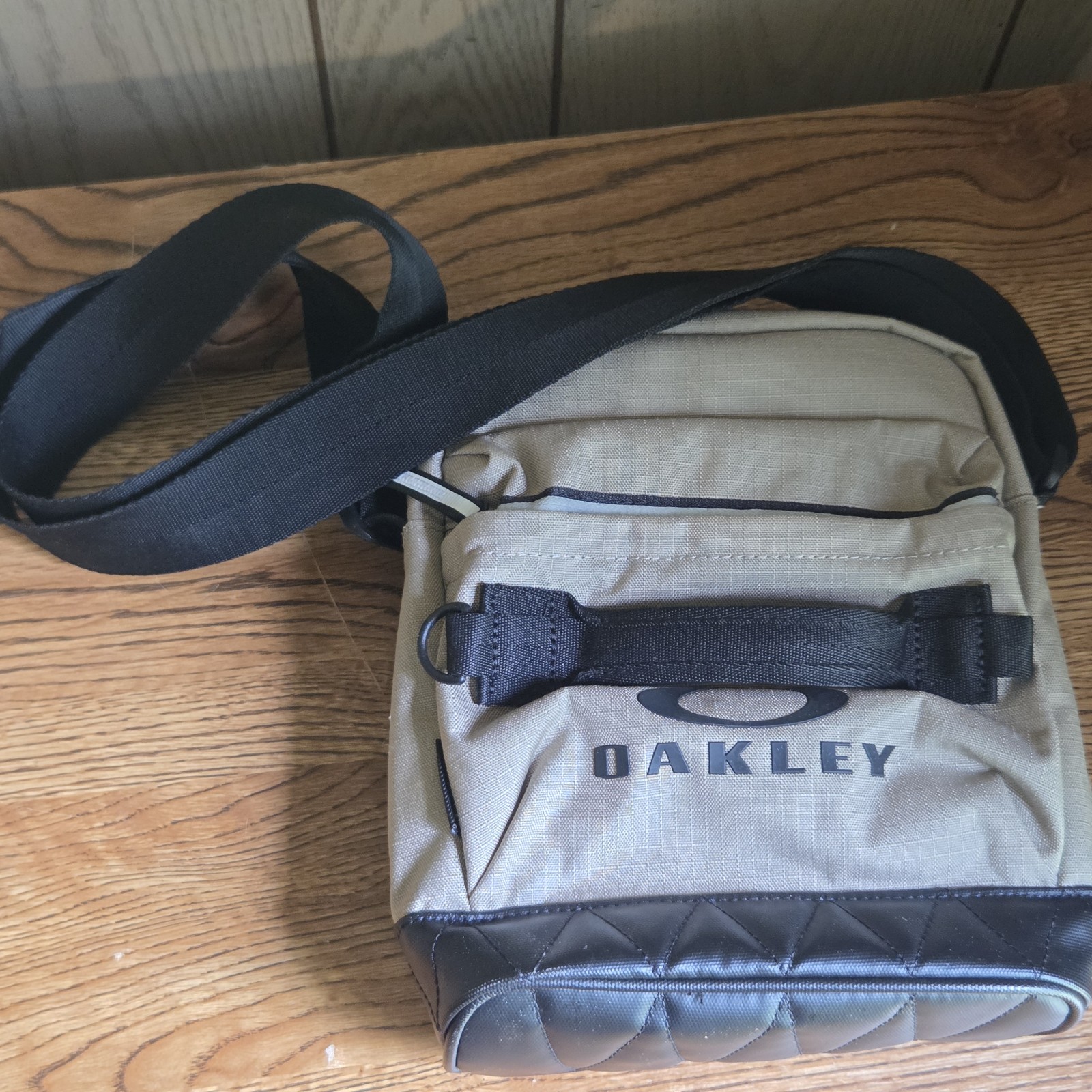 Oakley Tactical Field Gear Vertical Messenger Bag