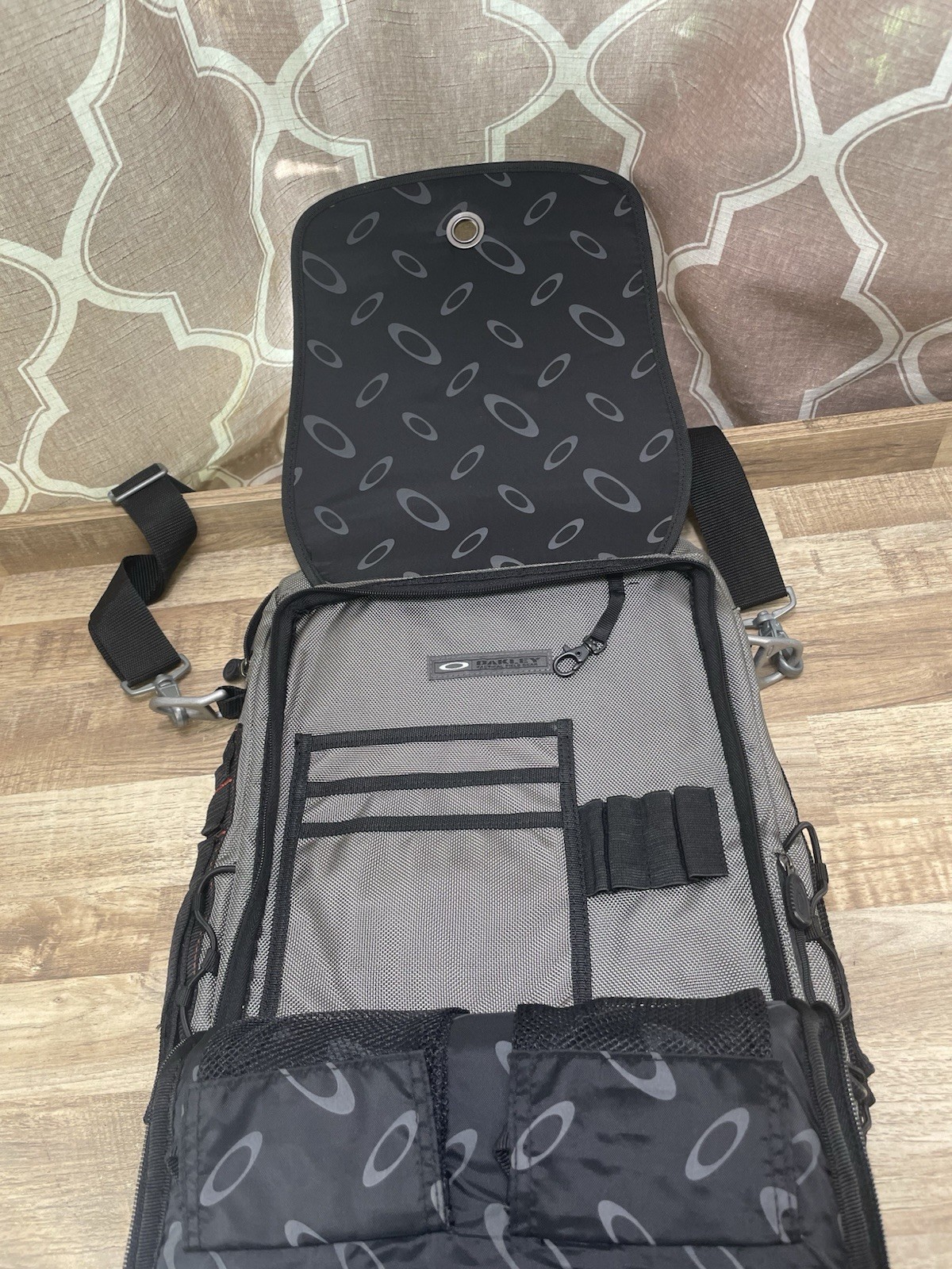 Oakley Tactical Field Gear Vertical Messenger Laptop Bag Shoulder Strap Vintage