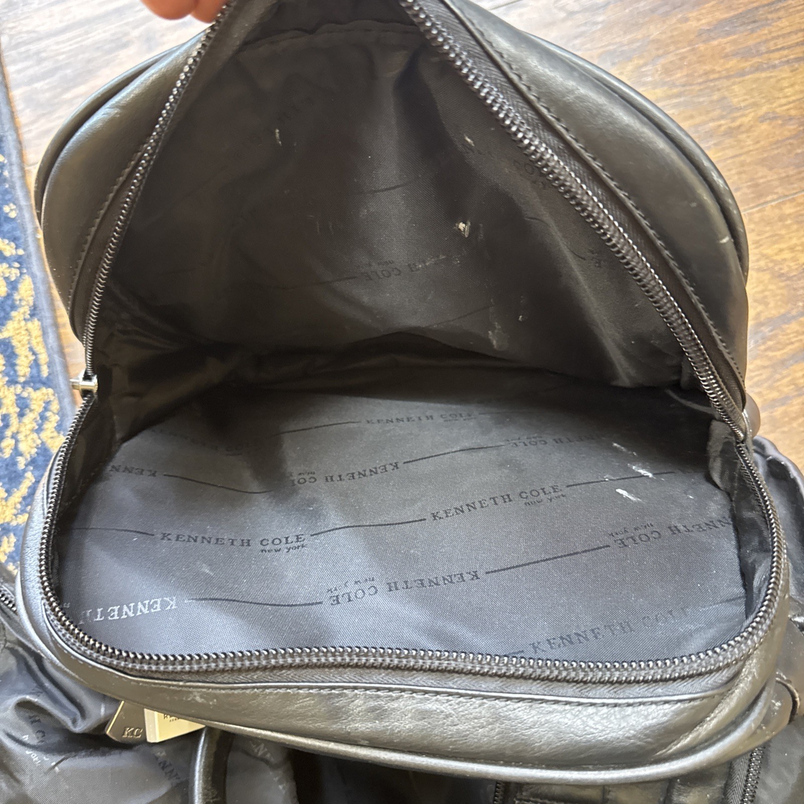Kenneth Cole Reaction New York Leather 24″ X 12″ Large Duffle Bag