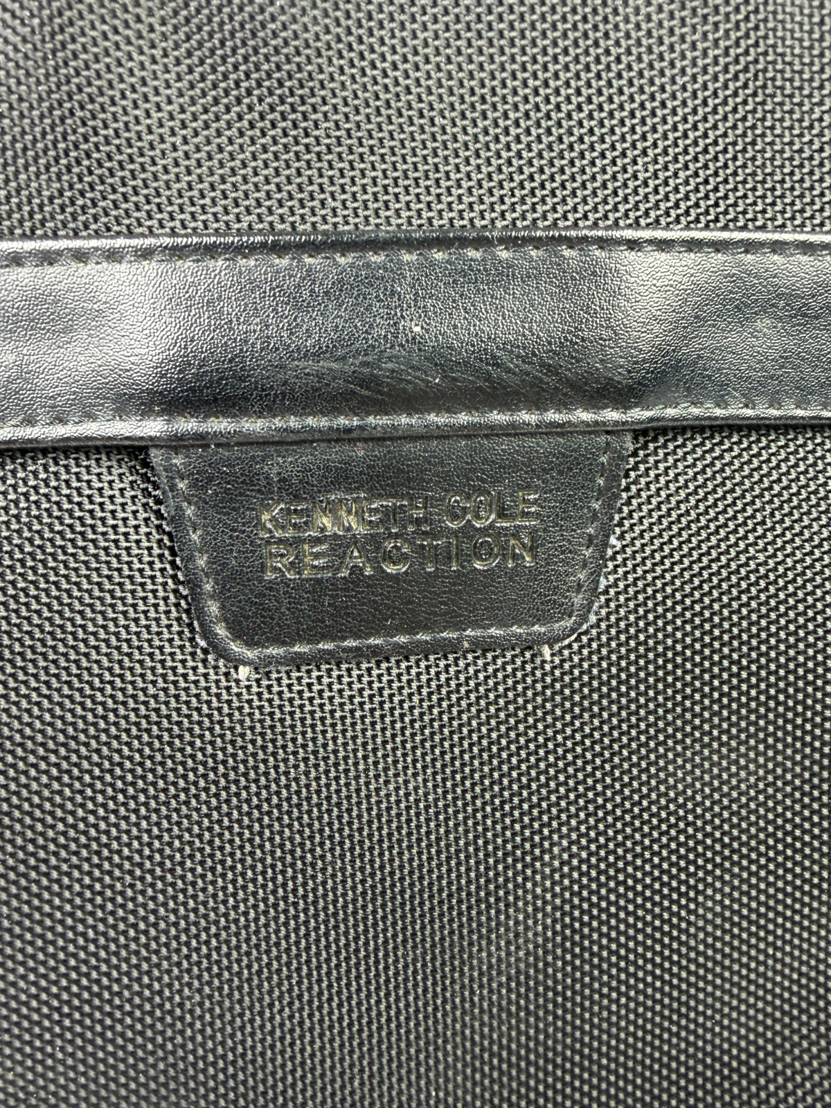 Kenneth Cole Reaction Laptop/Messenger Bag 11.5” x 8.5″ x 2.5” ~ Black