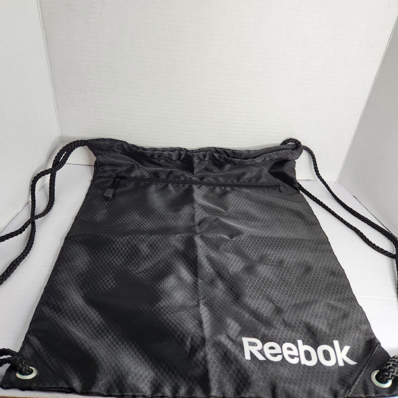 Reebok Black Nylon Drawstring Backpack Gym Sack Cinch Bag With Zip Pocket