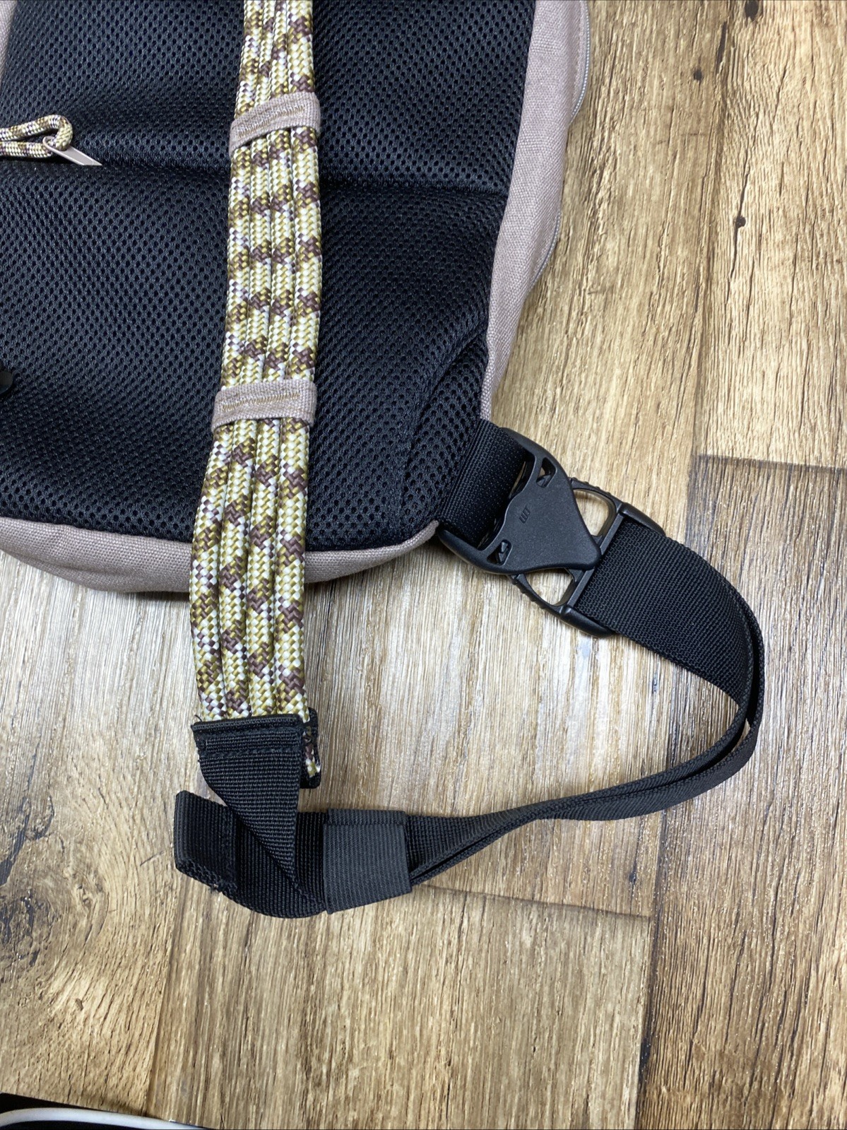 Kavu Rope Sling Cross Body Backpack Bag Tan Canvas Travel Day Hiking Pockets