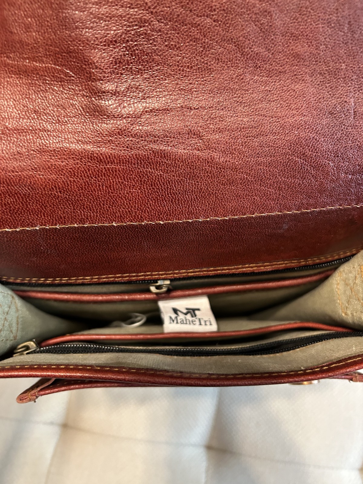 Premium Genuine Leather Reddish Daily Companion Messenger Bag & Matching Hat NEW