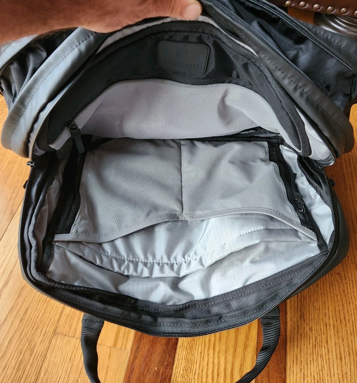 Black Ember FORGE Black Briefcase Backpack Overnight Expandable **MINT**