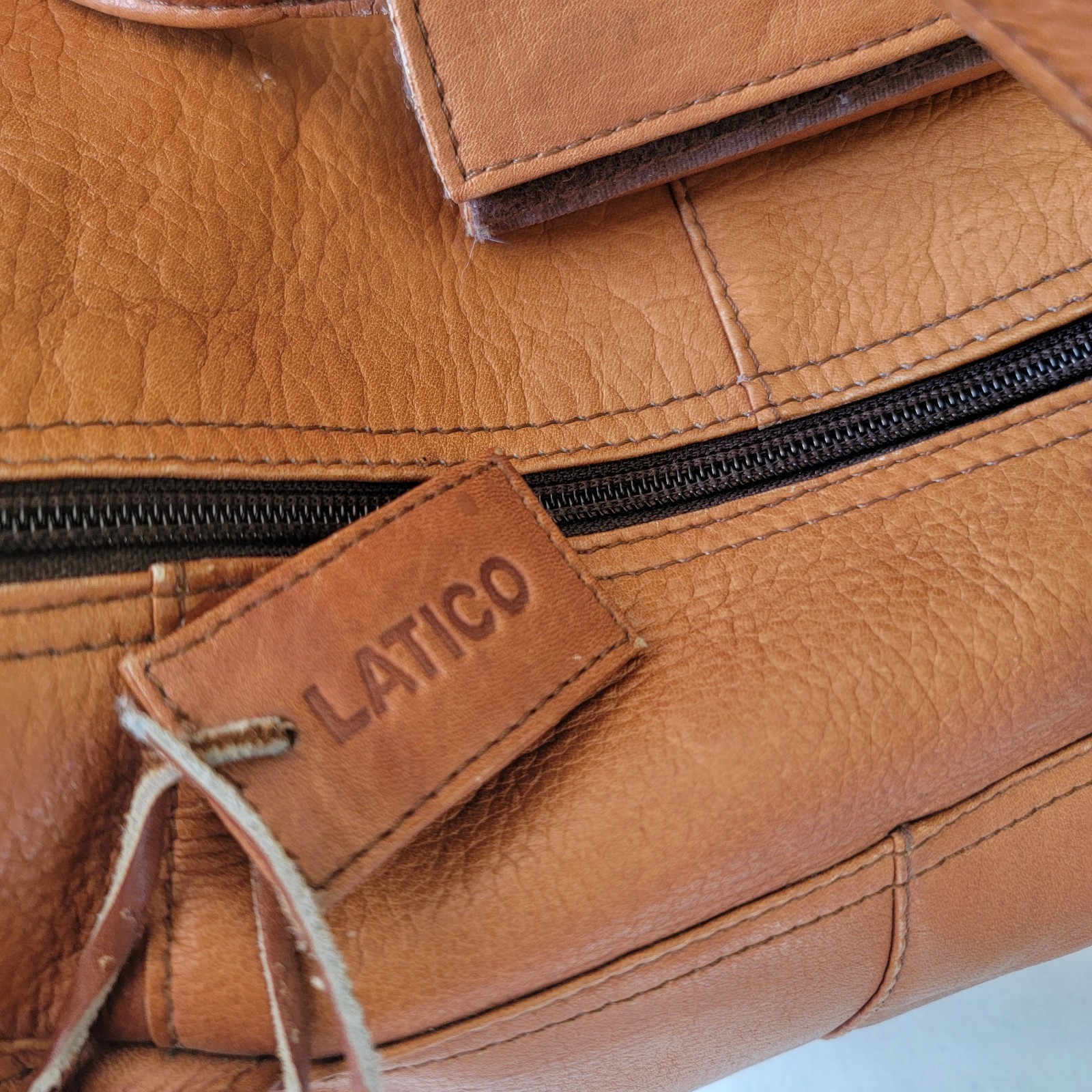 LEATHER DUFFLE BAG/WEEKENDER BAG, HANDMADE IN COLOMBIA