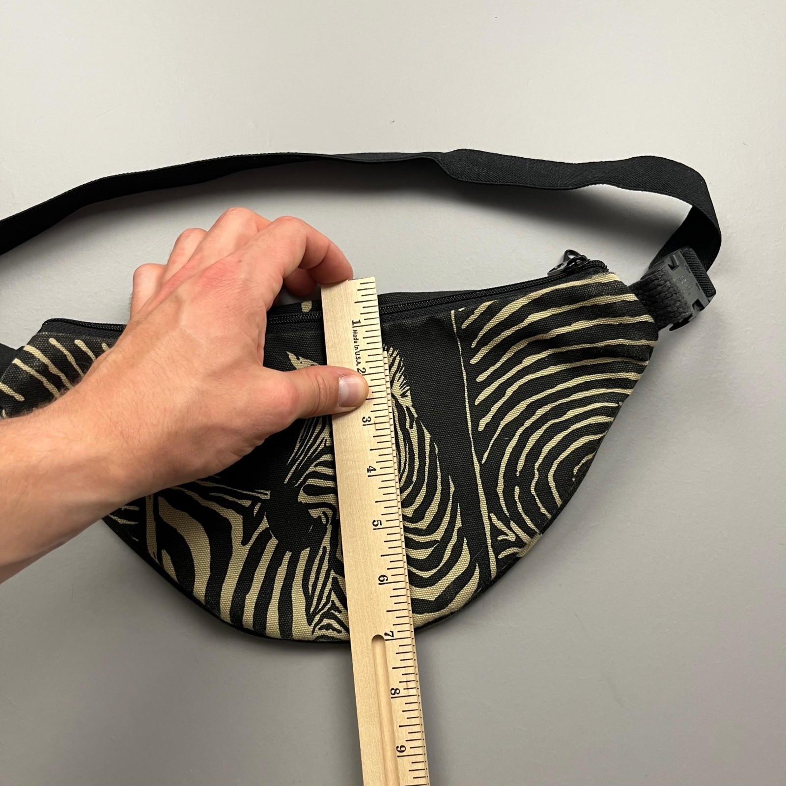 Travel Tales Fanny Pack Unisex OS Black Safari Elephant Zebra Giraffe Canvas Bag