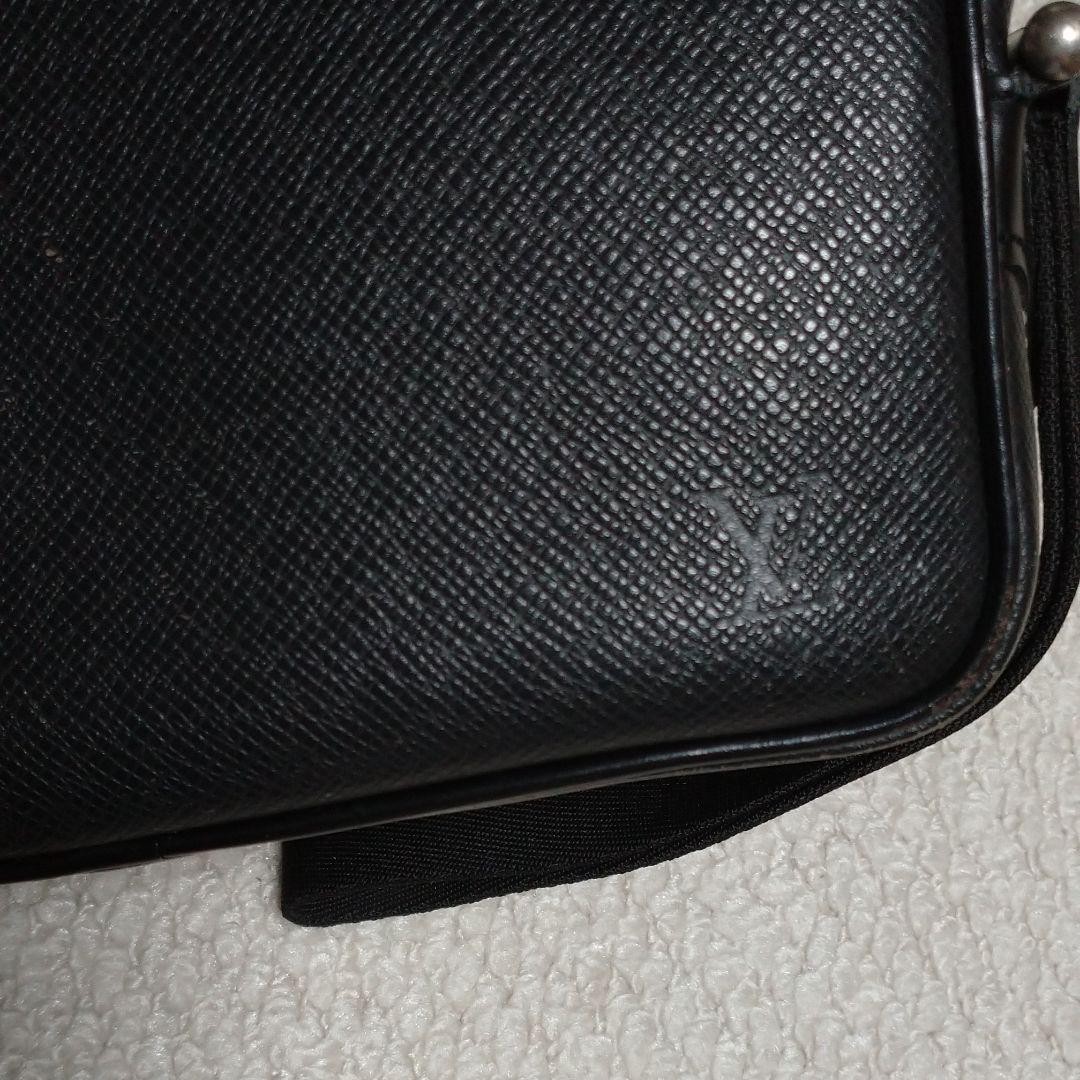 Louis Vuitton Taiga Calga Second Bag Clutch Bag Leather Black M30812 Spain Auth
