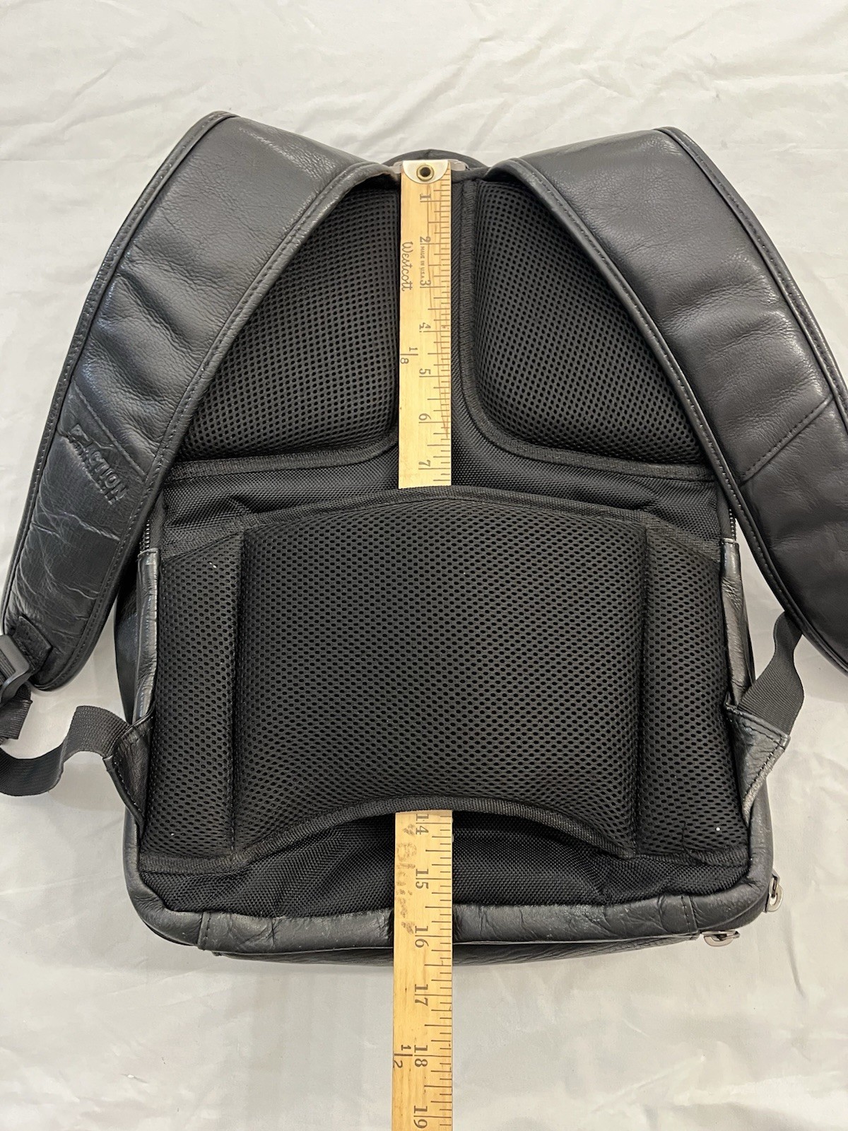 Kenneth Cole Reaction Manhattan Messenger Backpack Black 16″ Laptop $200 Retail