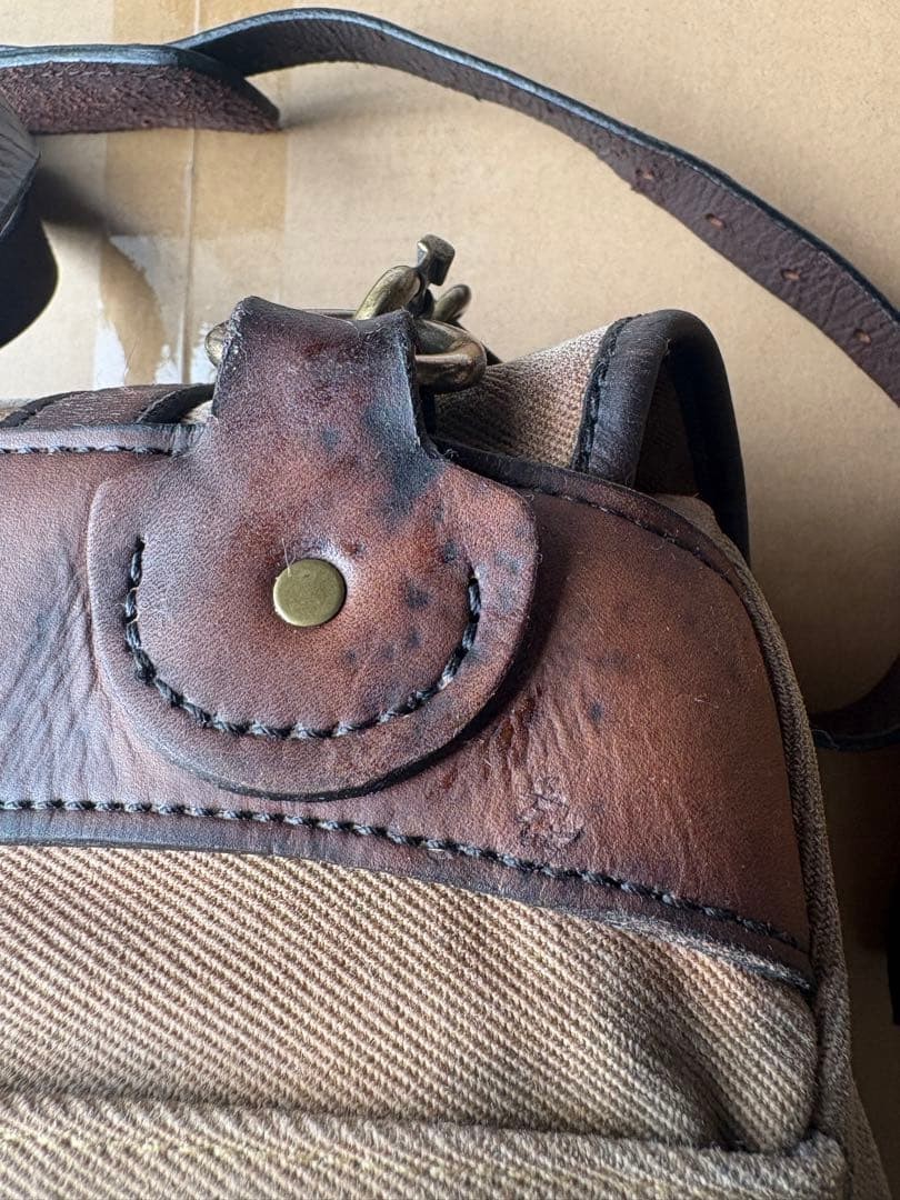 Filson Medium Field Bag Messenger Bag 2Way Rugged Twill Color Tan