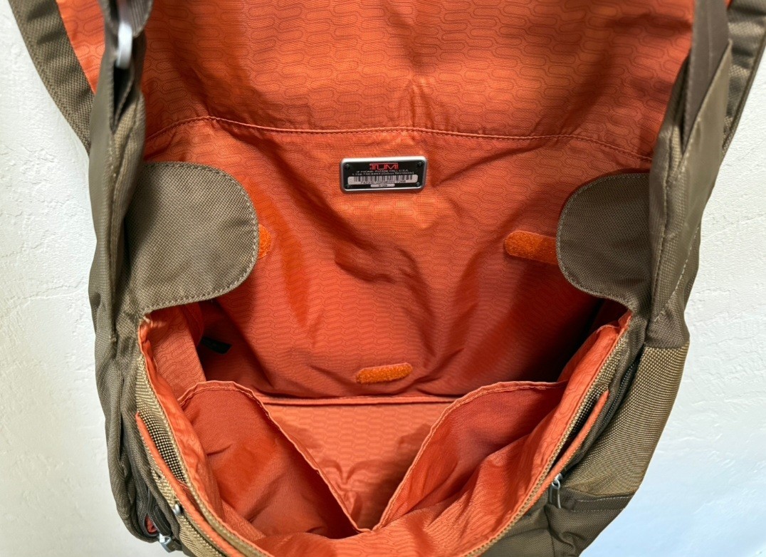 Tumi-T-Tech #5112B Messenger Bag Travel Shoulder Carrier Brown