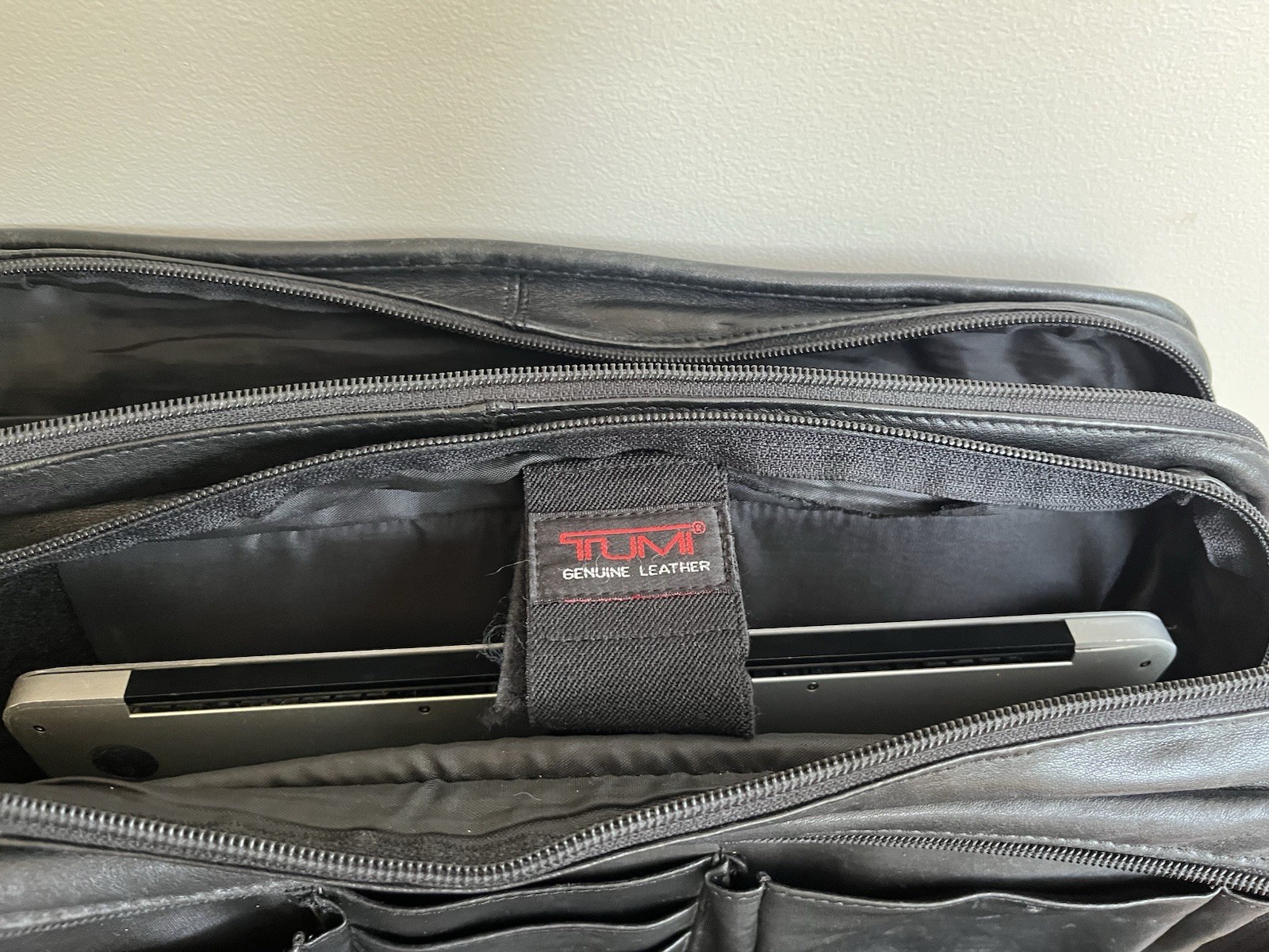 Vtg TUMI Vintage Expandable Leather Organizer Laptop Large Briefcase – Black