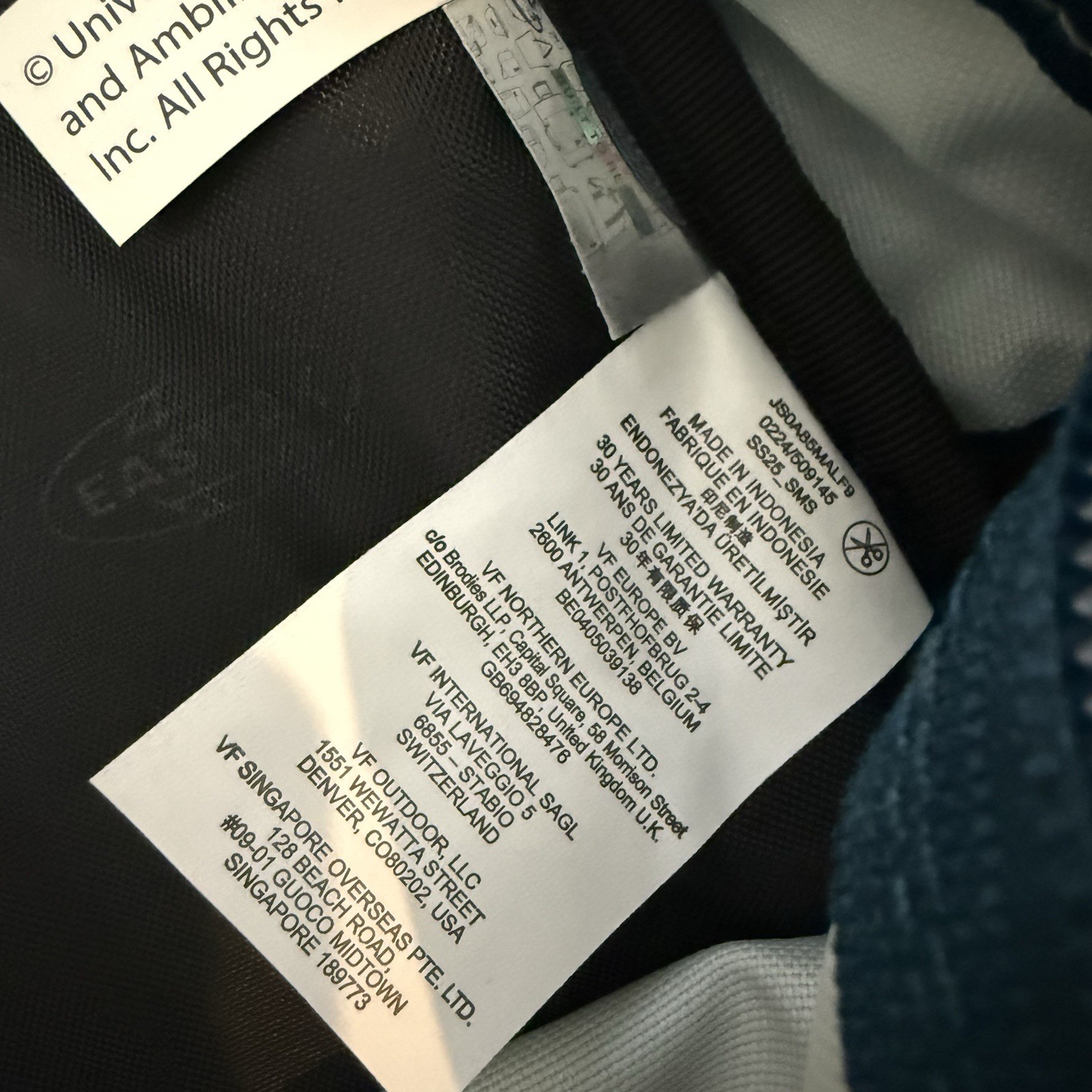 Eastpak Padded Day Packer Backpack Jaws Poster JS0A85MA RARE New