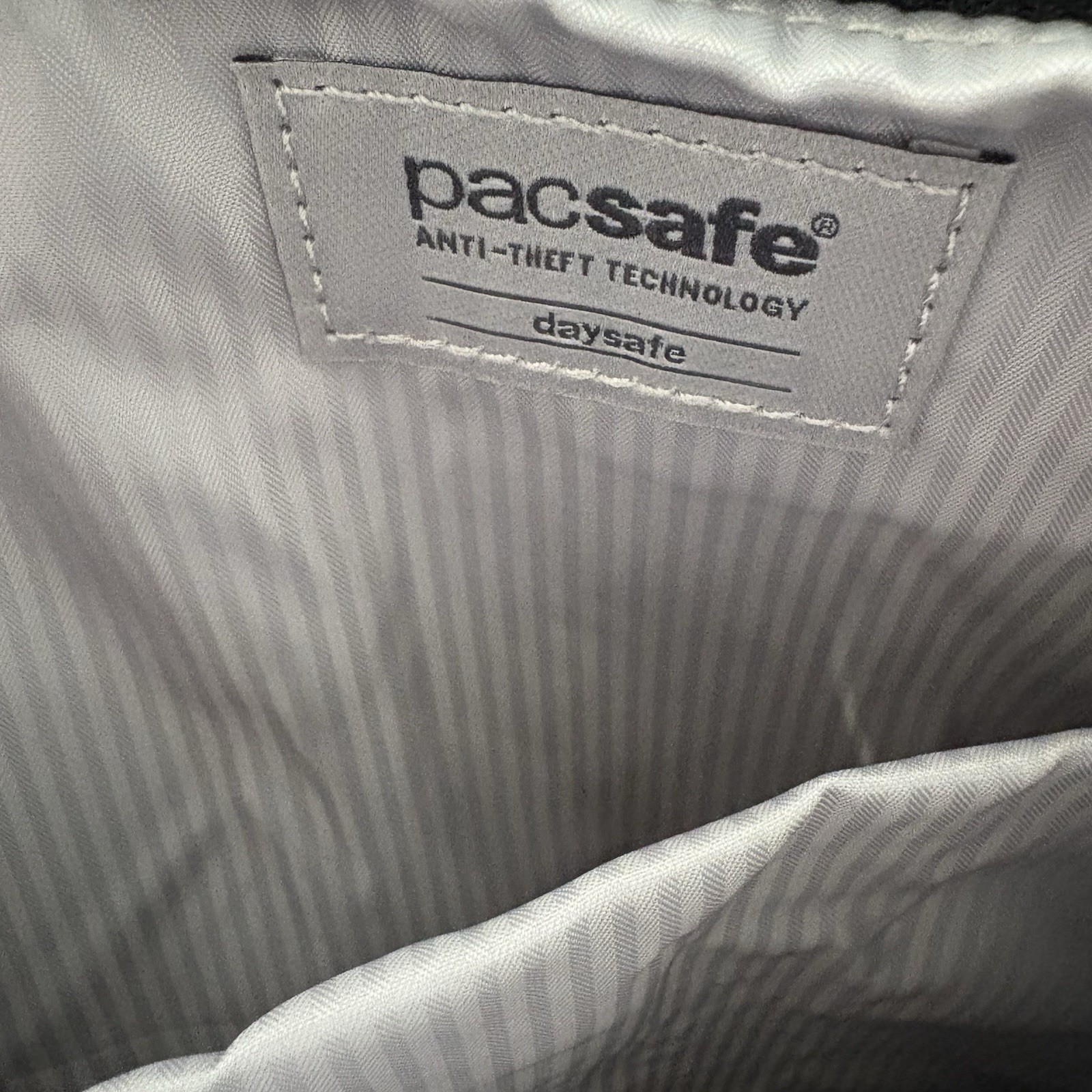 Pacsafe DaySafe Black Anti-theft Tech RFID Zip Around Adjustable Strap Crossbody