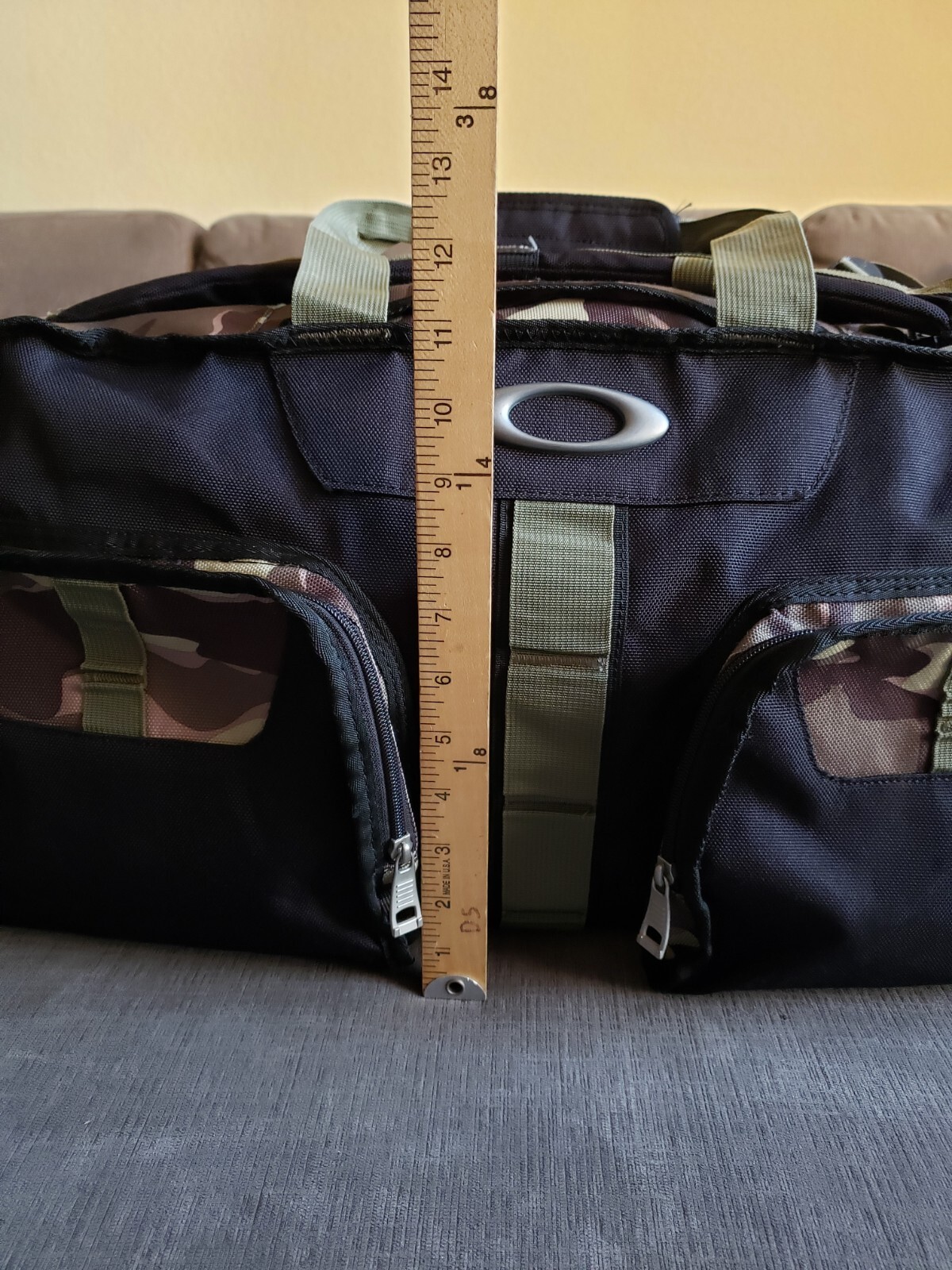 Oakley Tactical Field Gear Duffle Bag Backpack Camo Black – Great Condition!