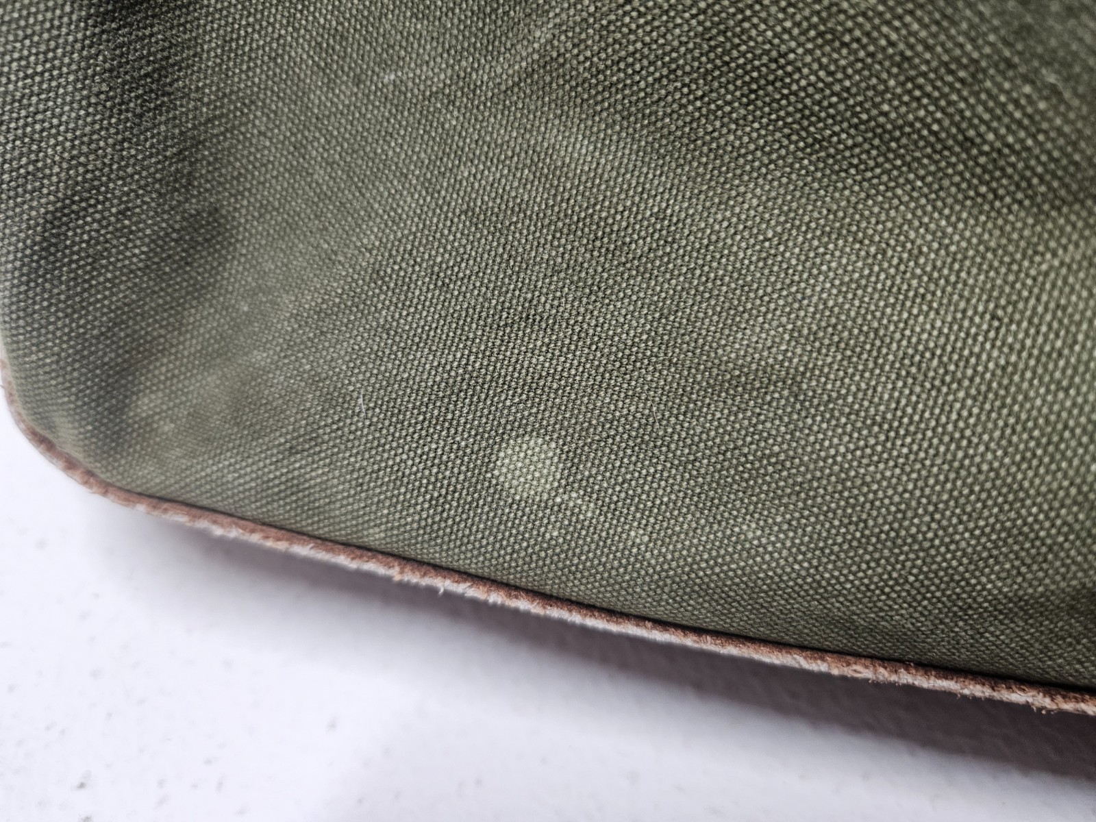 Vintage Orvis Battenkill Green Canvas Leather Weekender Duffle Bag 24 3/4in