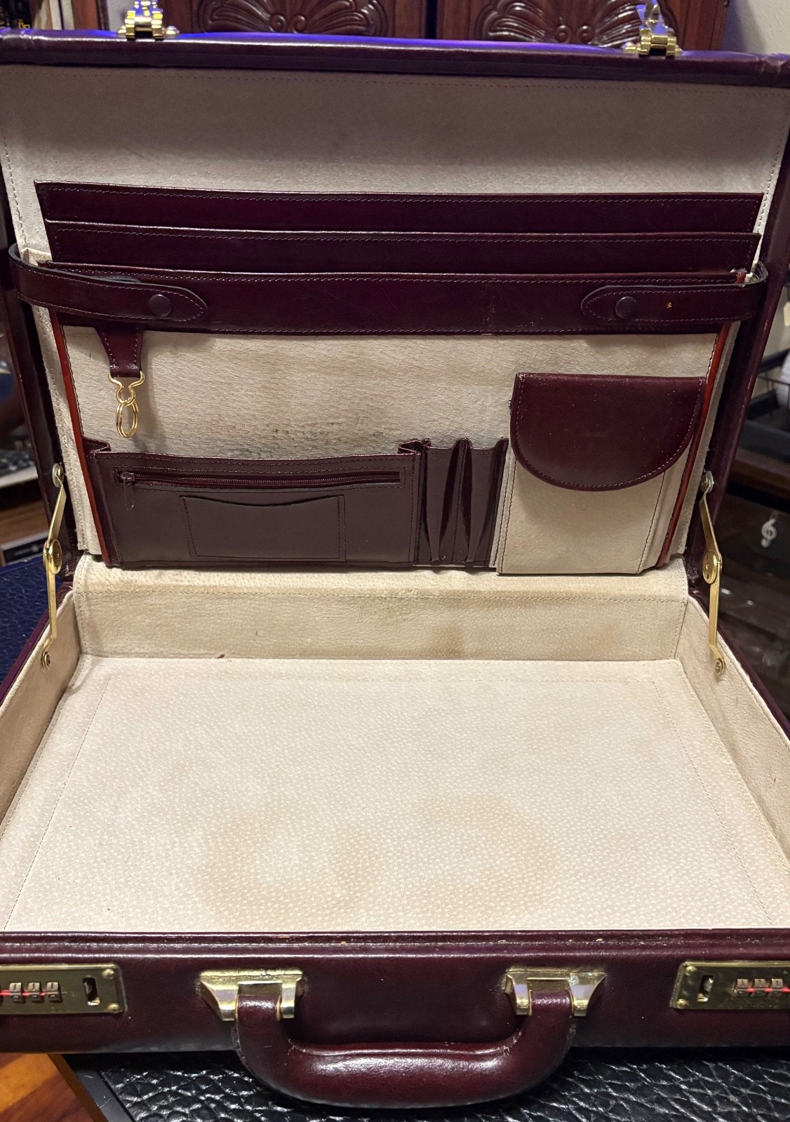 Vintage Briefcase Burgundy Leather good condition