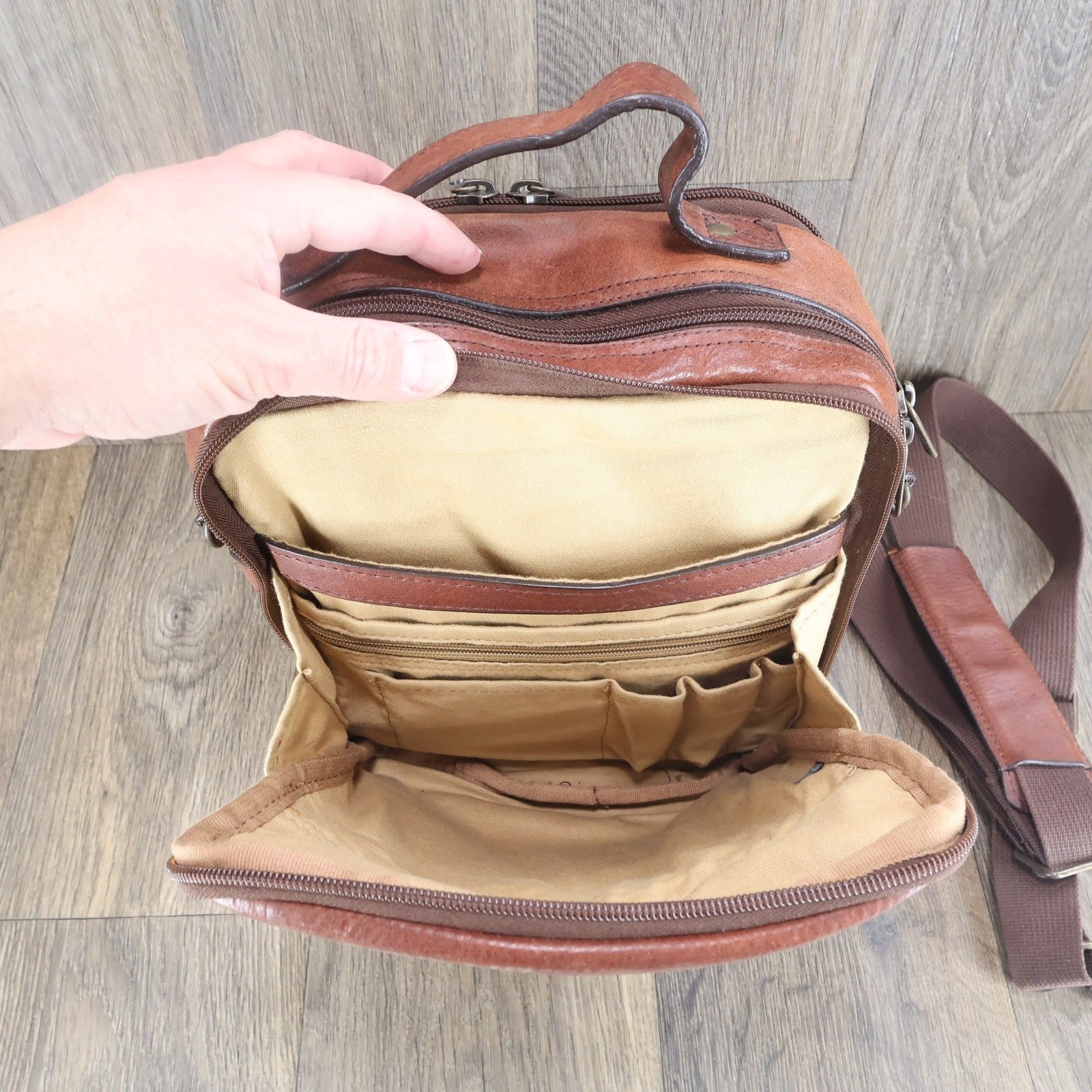 Duluth Trading Co Brown Leather Messenger Crossbody Bag Travel Utility Pouch