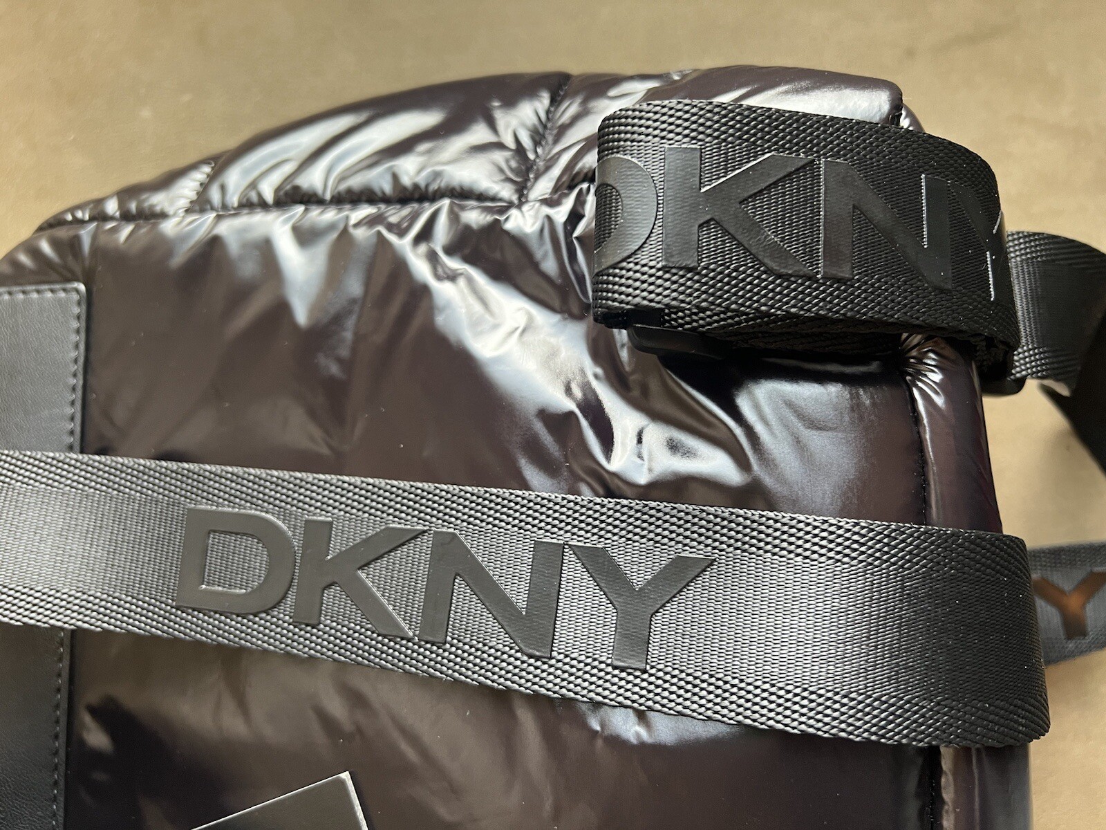 DKNY DONNA KARAN COOL BLACK AVIA PUFFER SIGNAGTURE BACKPACK 1 SZ