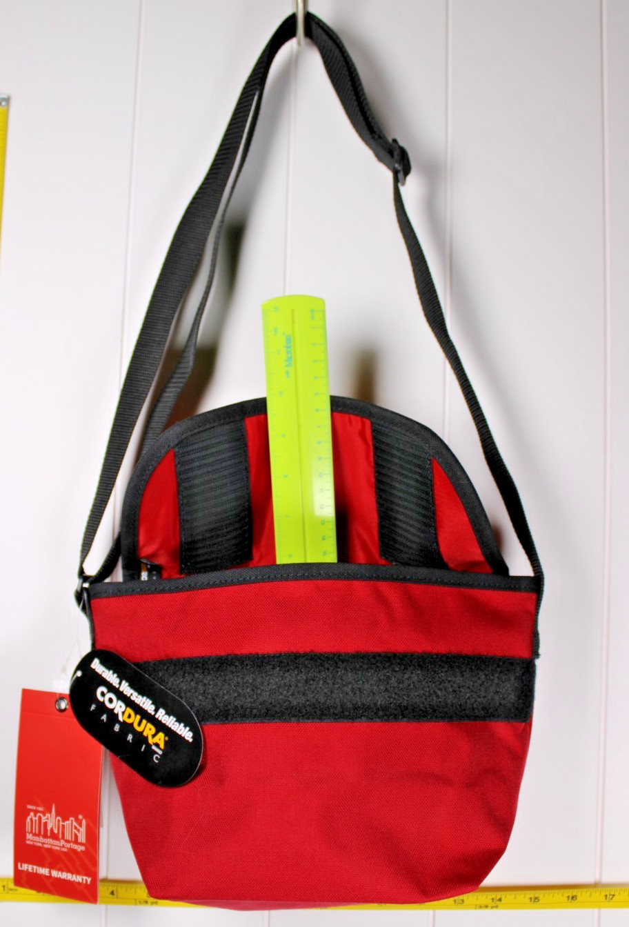 Manhattan Portage Messenger Bag Hook-and-Loop Closure Zip Pocket RED