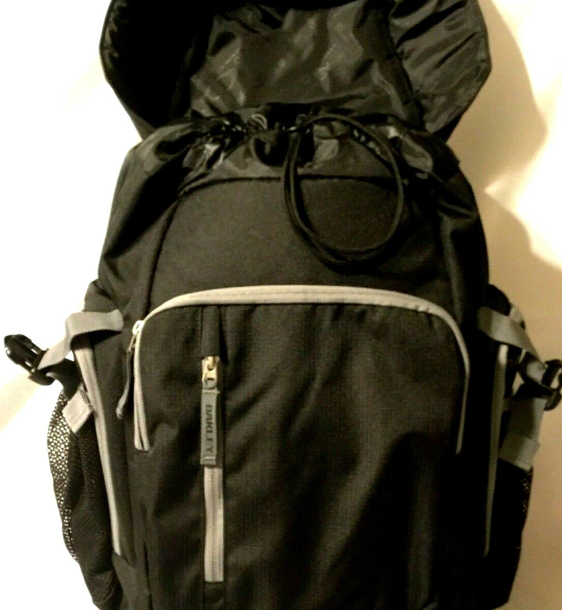 OAKLEY BACKPACK Stealth Black w/ Grey Trim Hiking Trail Tactical Day Pack Rare