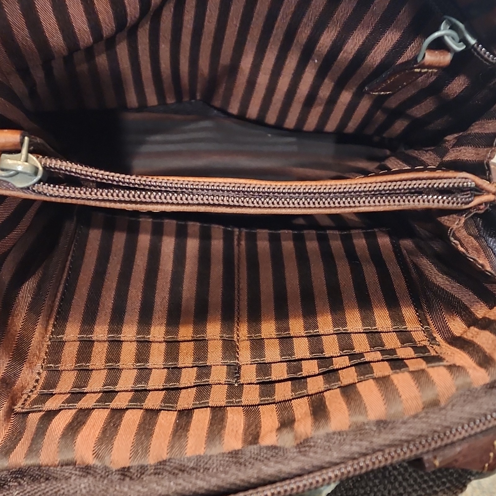 Jack Georges Brown Zip Backpack Leather w/ Striped inside Pattern Men’s 10×10