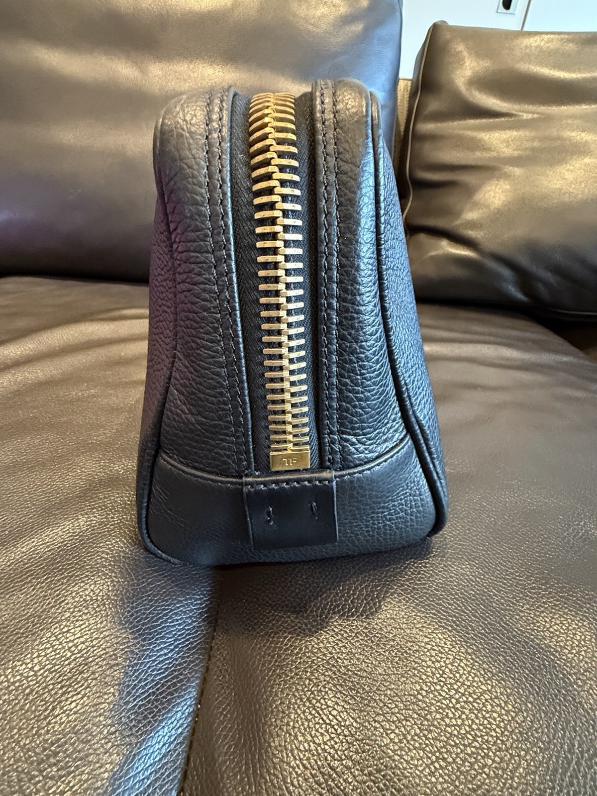 Tom Ford Olive Black Pebble Grained Leather Single Zip Toiletry Bag NWT $0 Ship