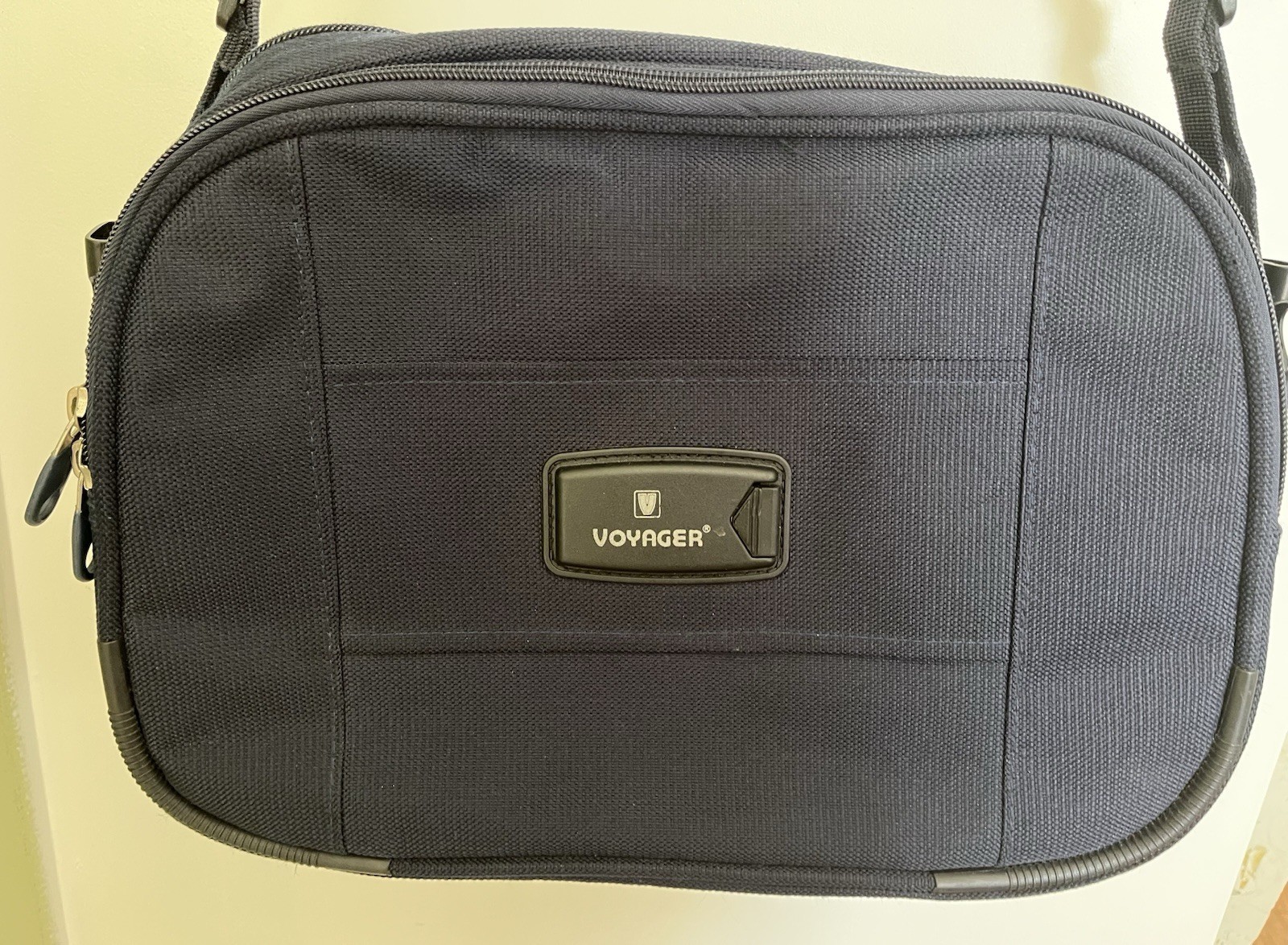 Voyager Navy Bag Luggage Bag Zip Closure Adjustable Shoulder Strap Hand Carry