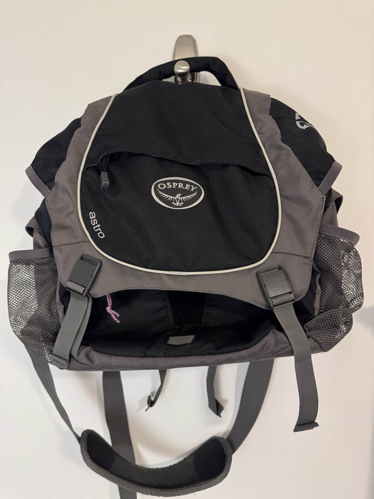Osprey Astro Messenger Bag ReSource Series Recycled Crossbody Laptop Bag