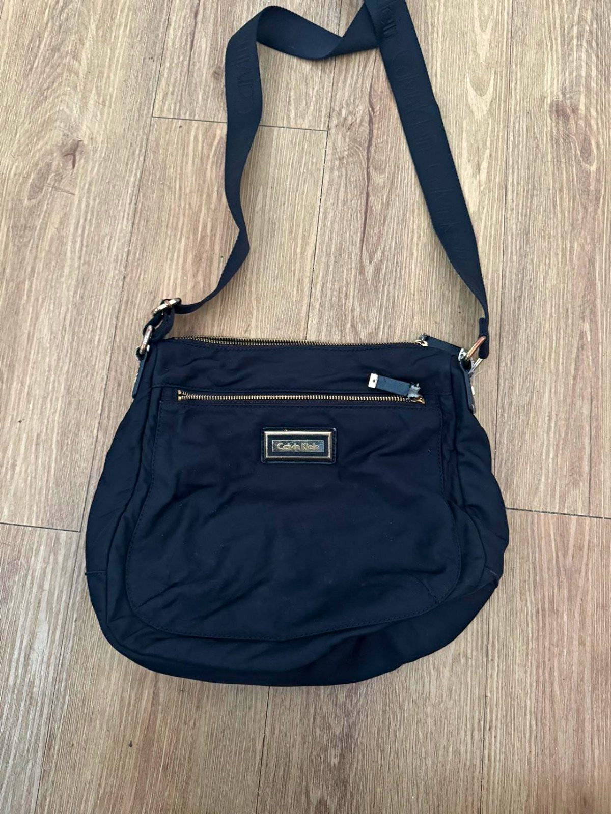 Calvin Klein Black Messenger Crossbody Bag, Zip Closure, Adjustable Strap