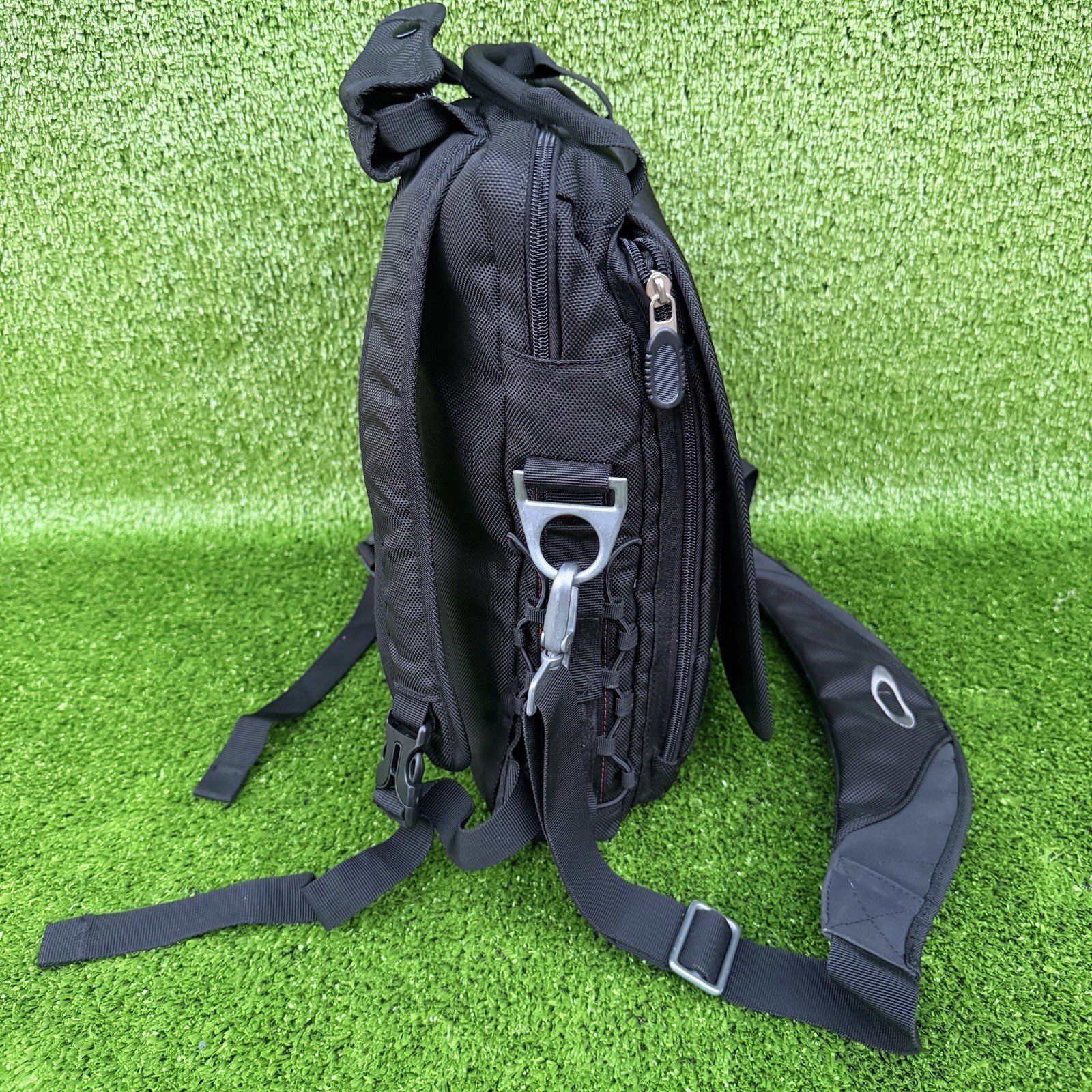 Oakley RARE VINTAGE Tactical Field Gear Vertical Messenger/BACKPACK 2Way Bag Y2K