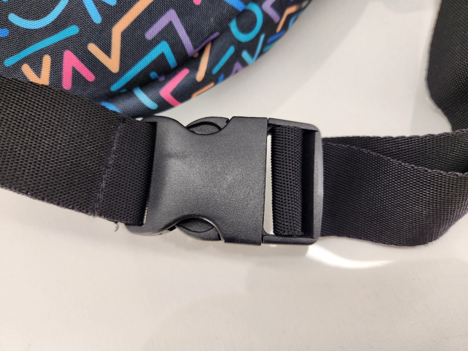 Stranger Things 80s Funko Waist Crossbody Pack Belt Bag Retro Neon Starcourt